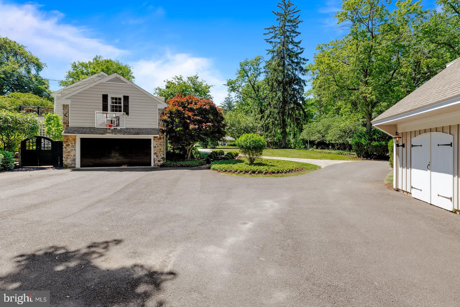 HUNTINGDON VALLEY - Residential