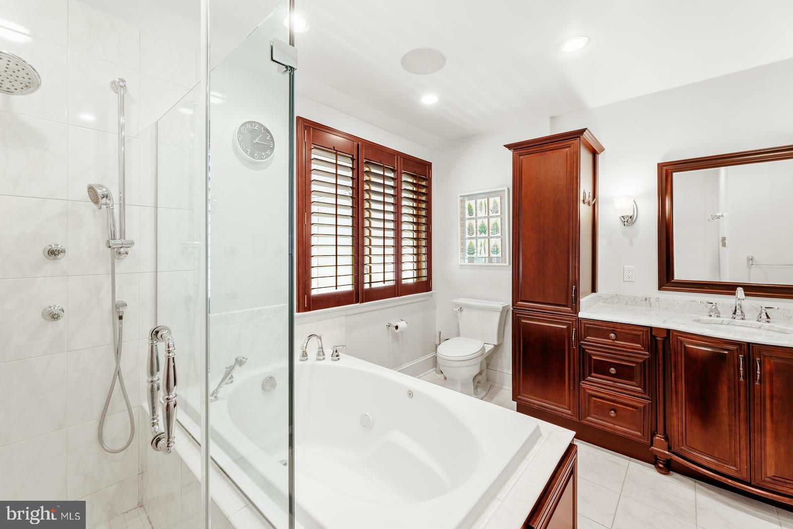 HUNTINGDON VALLEY - Residential