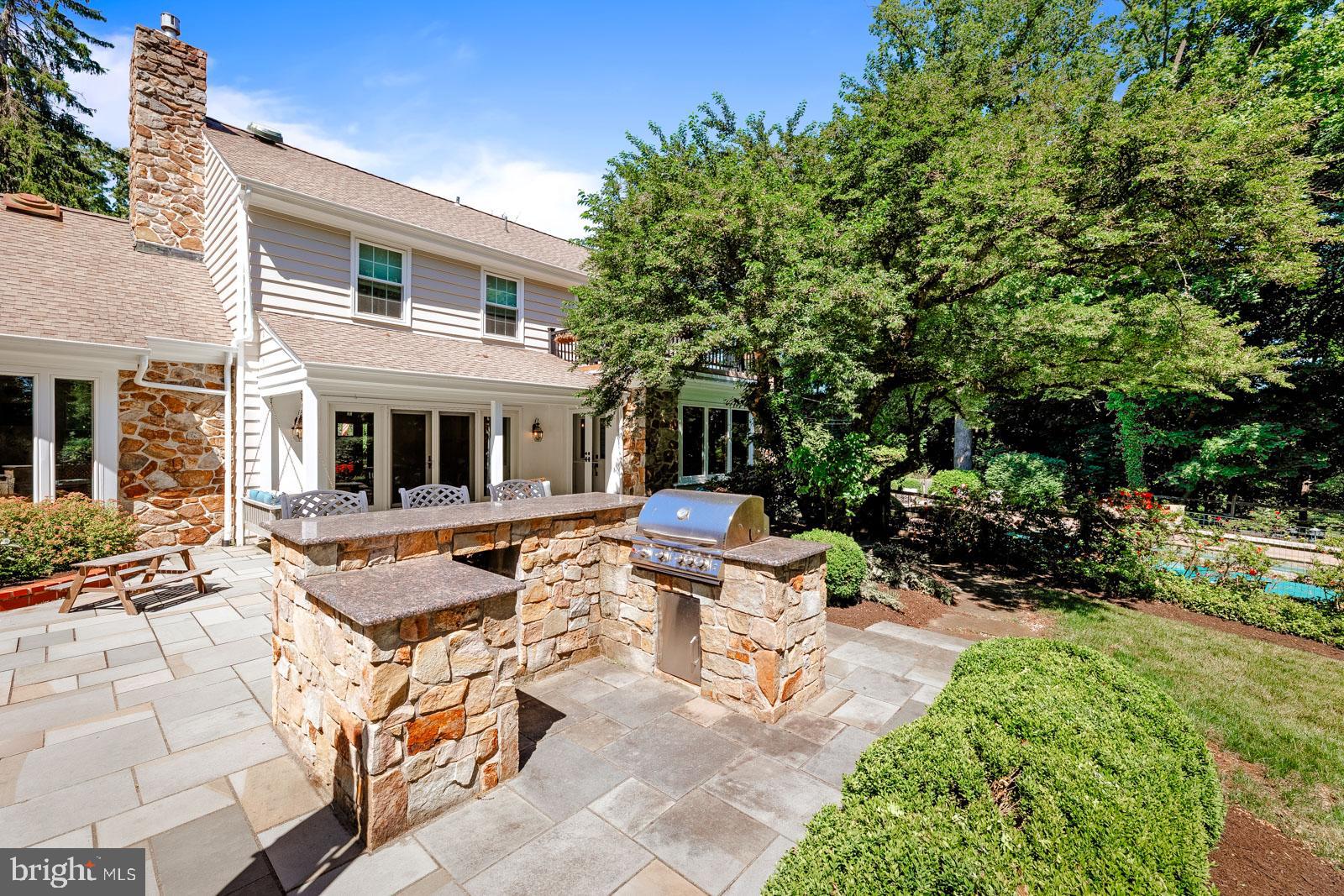 HUNTINGDON VALLEY - Residential