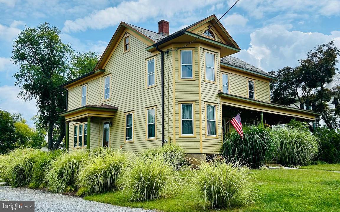 TOWN OF LOVETTSVILLE - Residential