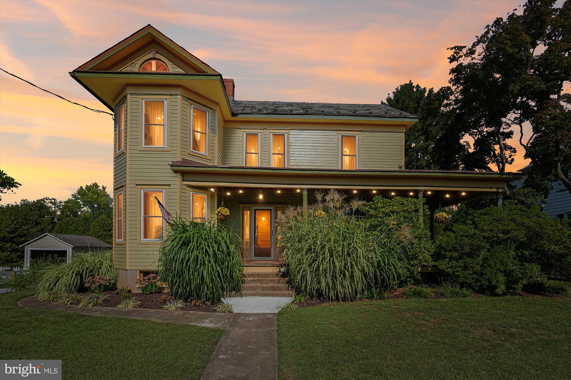 TOWN OF LOVETTSVILLE - Residential