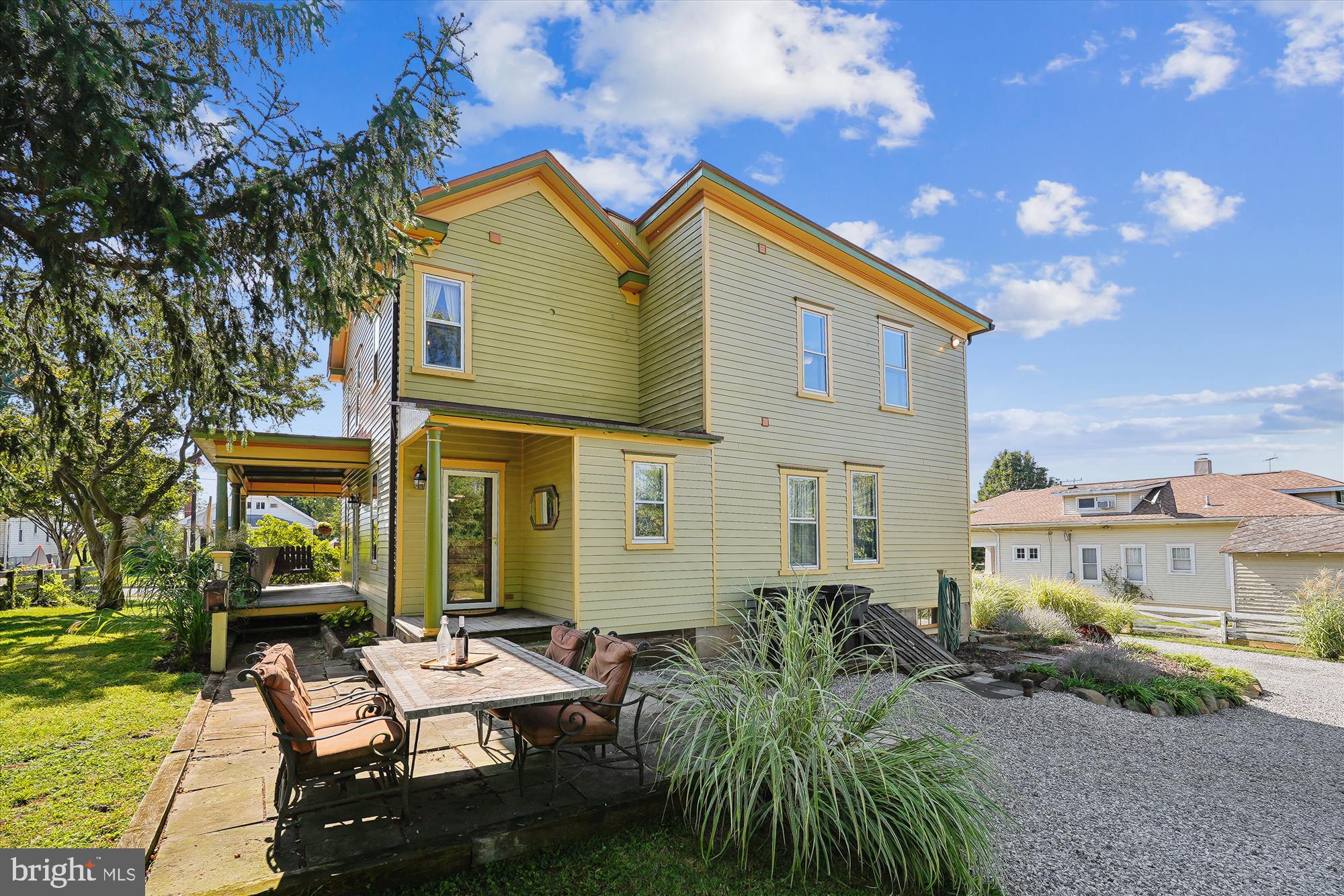 TOWN OF LOVETTSVILLE - Residential