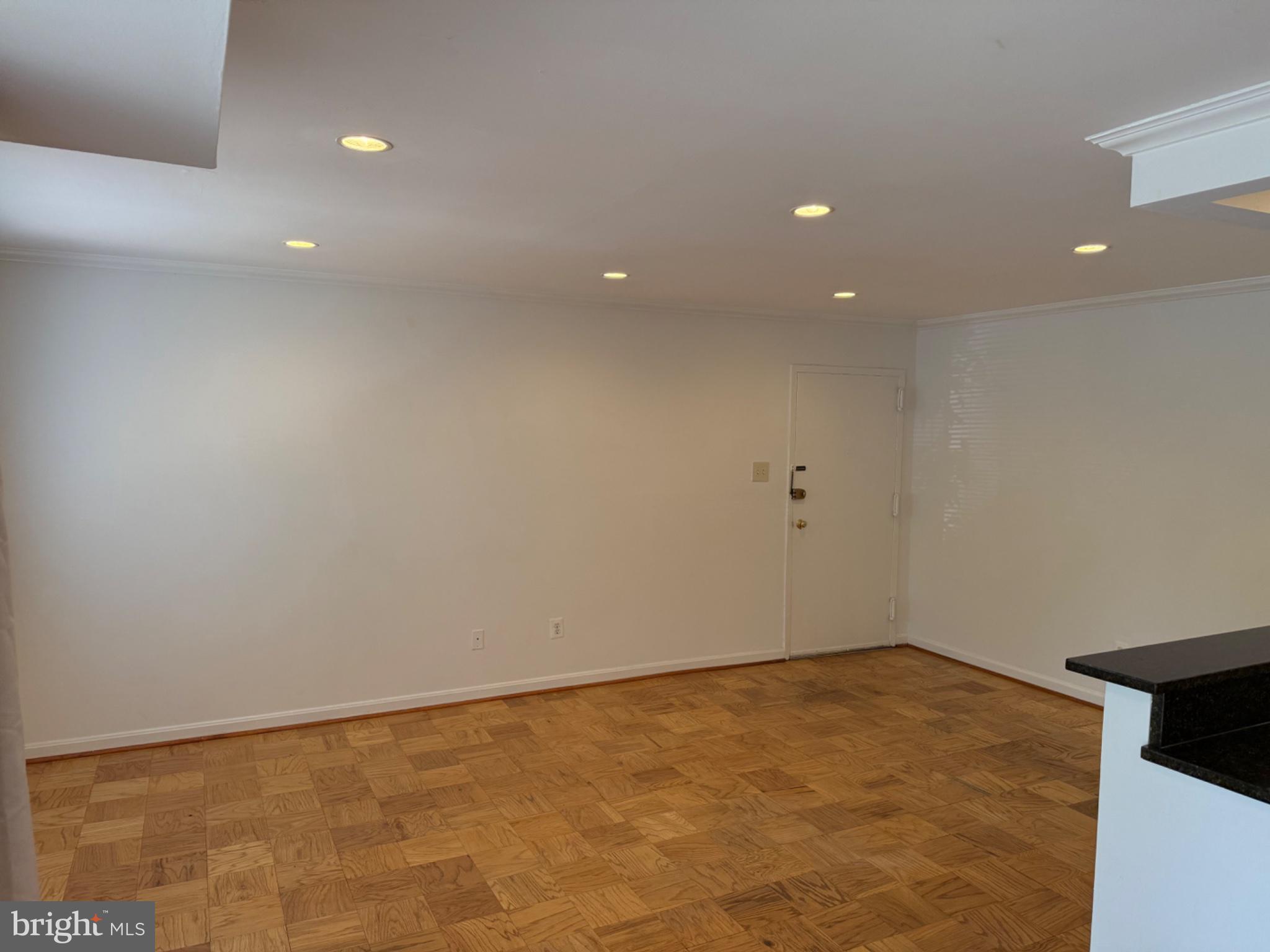 YORKTOWNE SQUARE - Residential