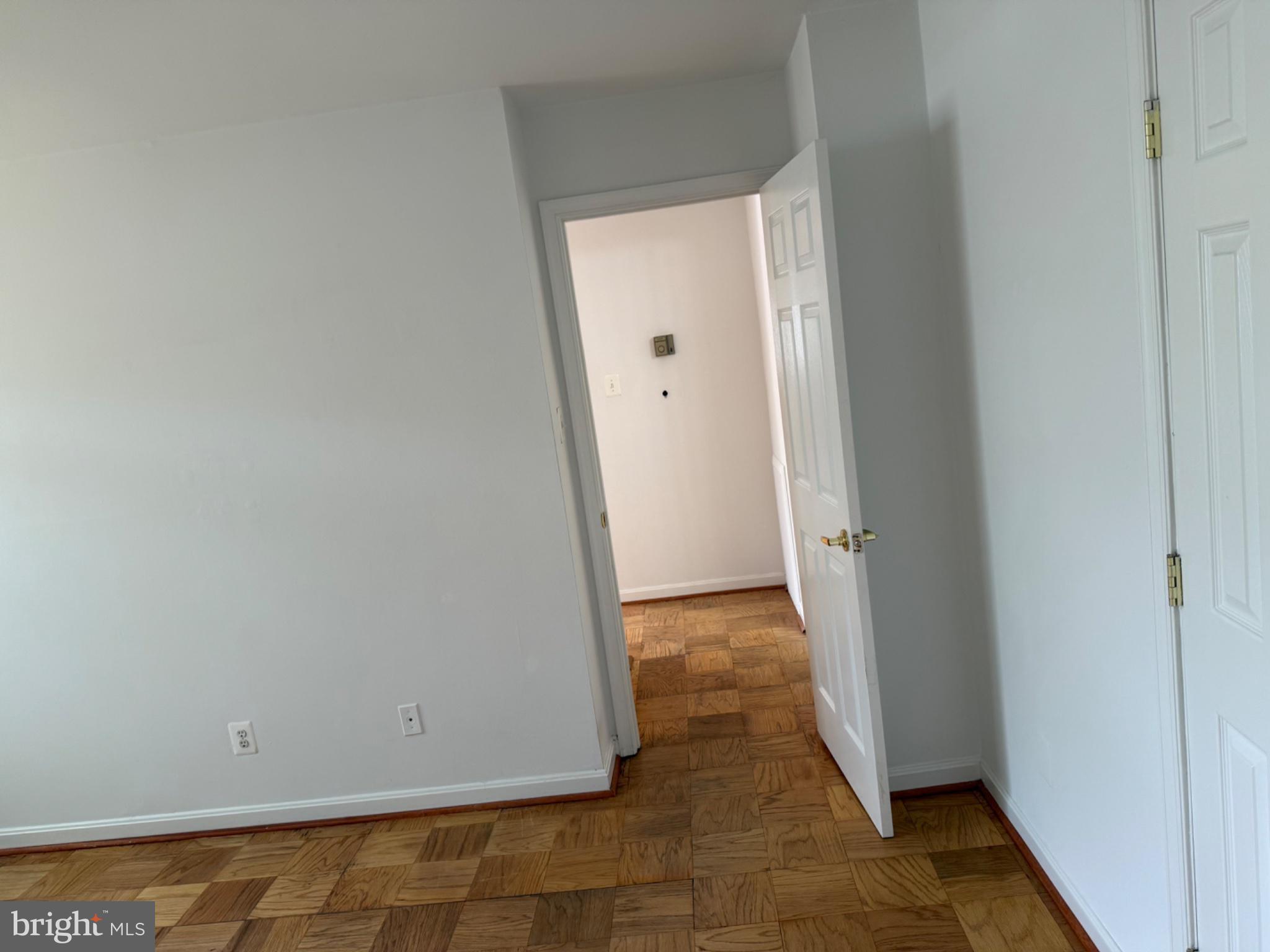 YORKTOWNE SQUARE - Residential