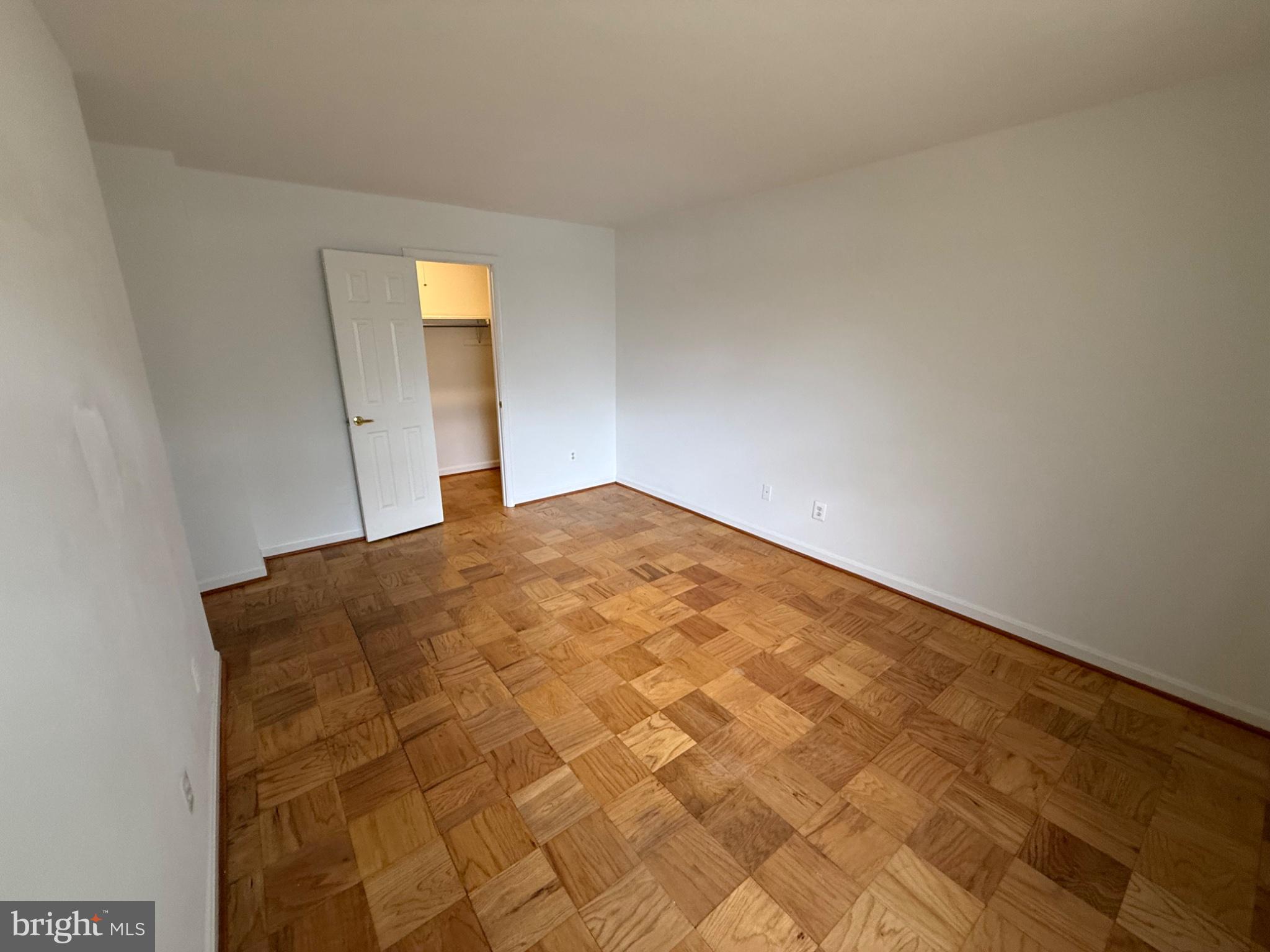 YORKTOWNE SQUARE - Residential