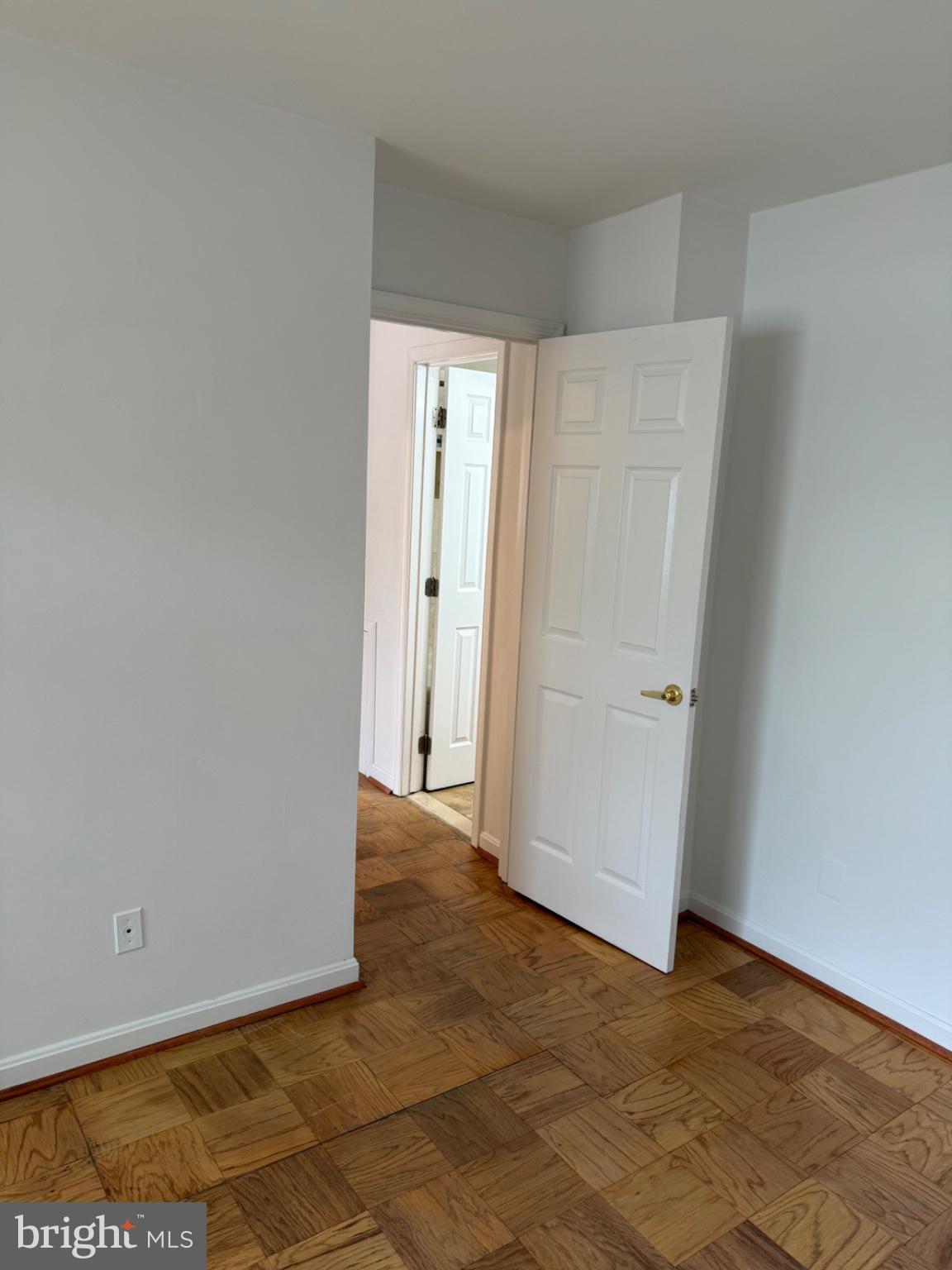 YORKTOWNE SQUARE - Residential