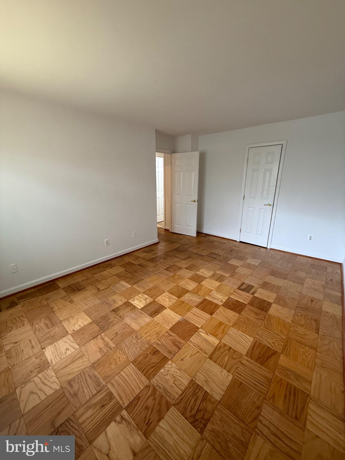 YORKTOWNE SQUARE - Residential