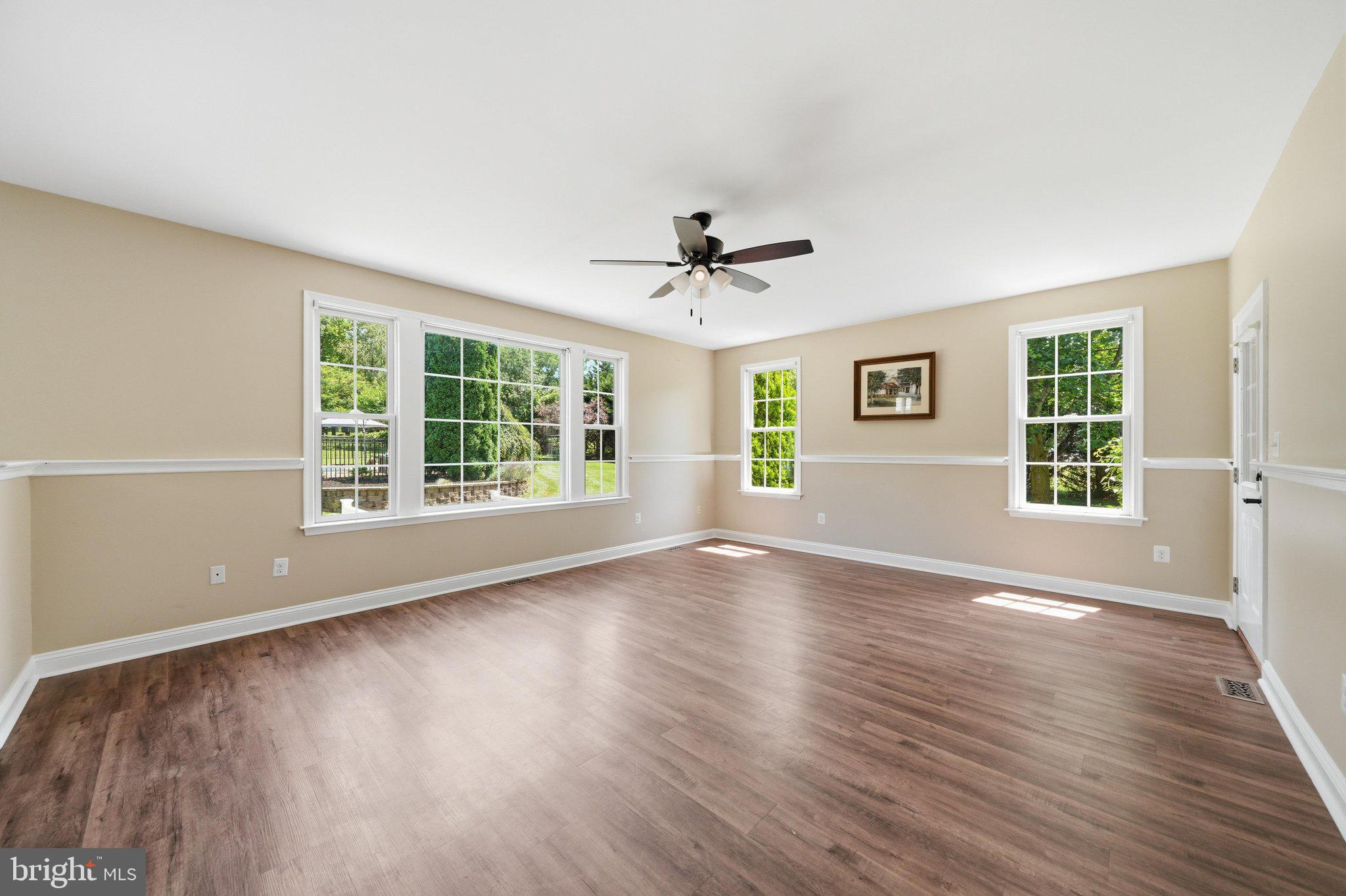 WINDSOR FARM - Residential