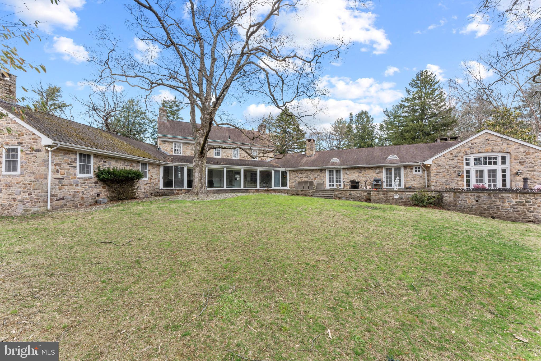 HUNTINGDON VALLEY - Residential