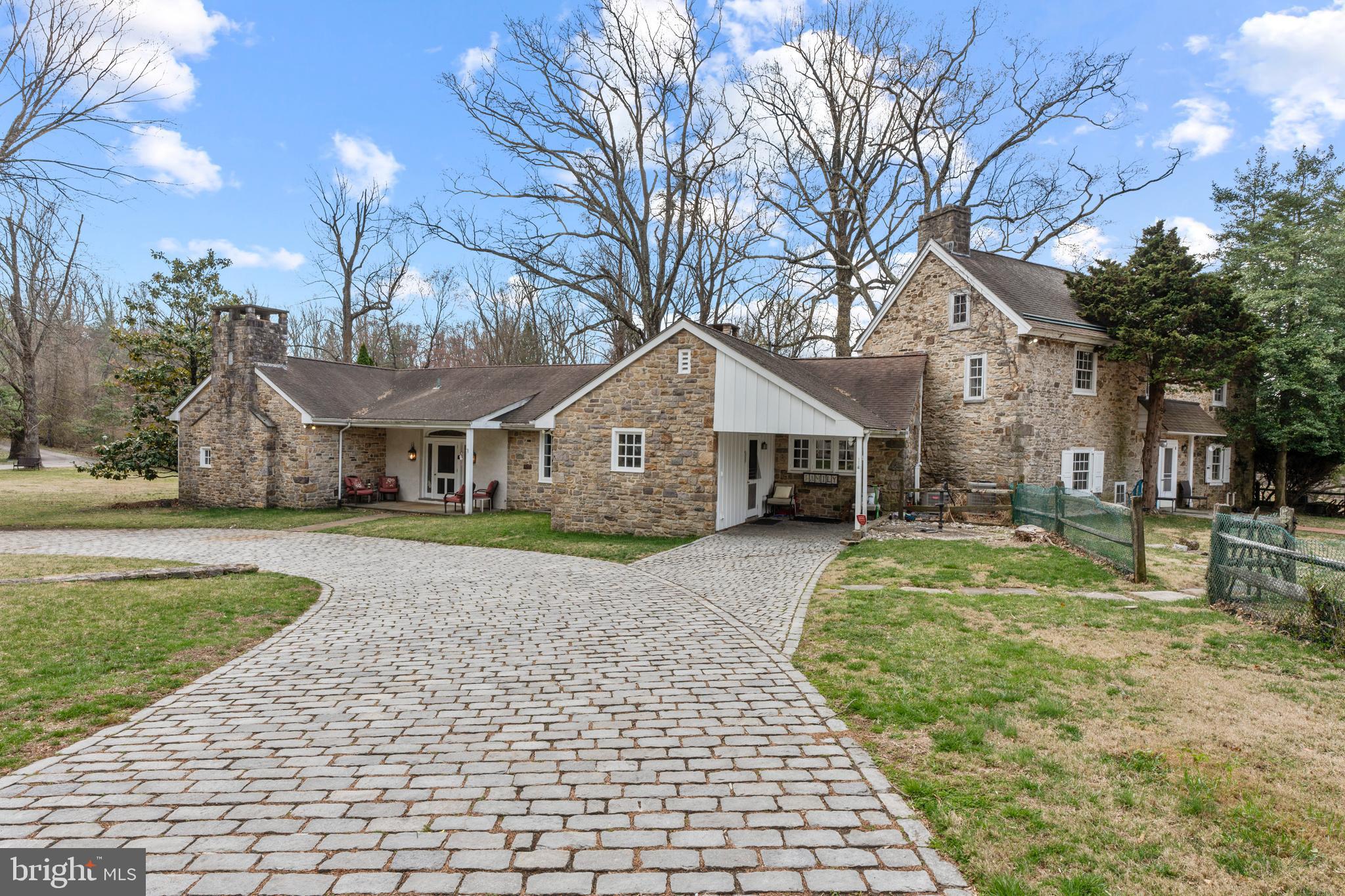 HUNTINGDON VALLEY - Residential