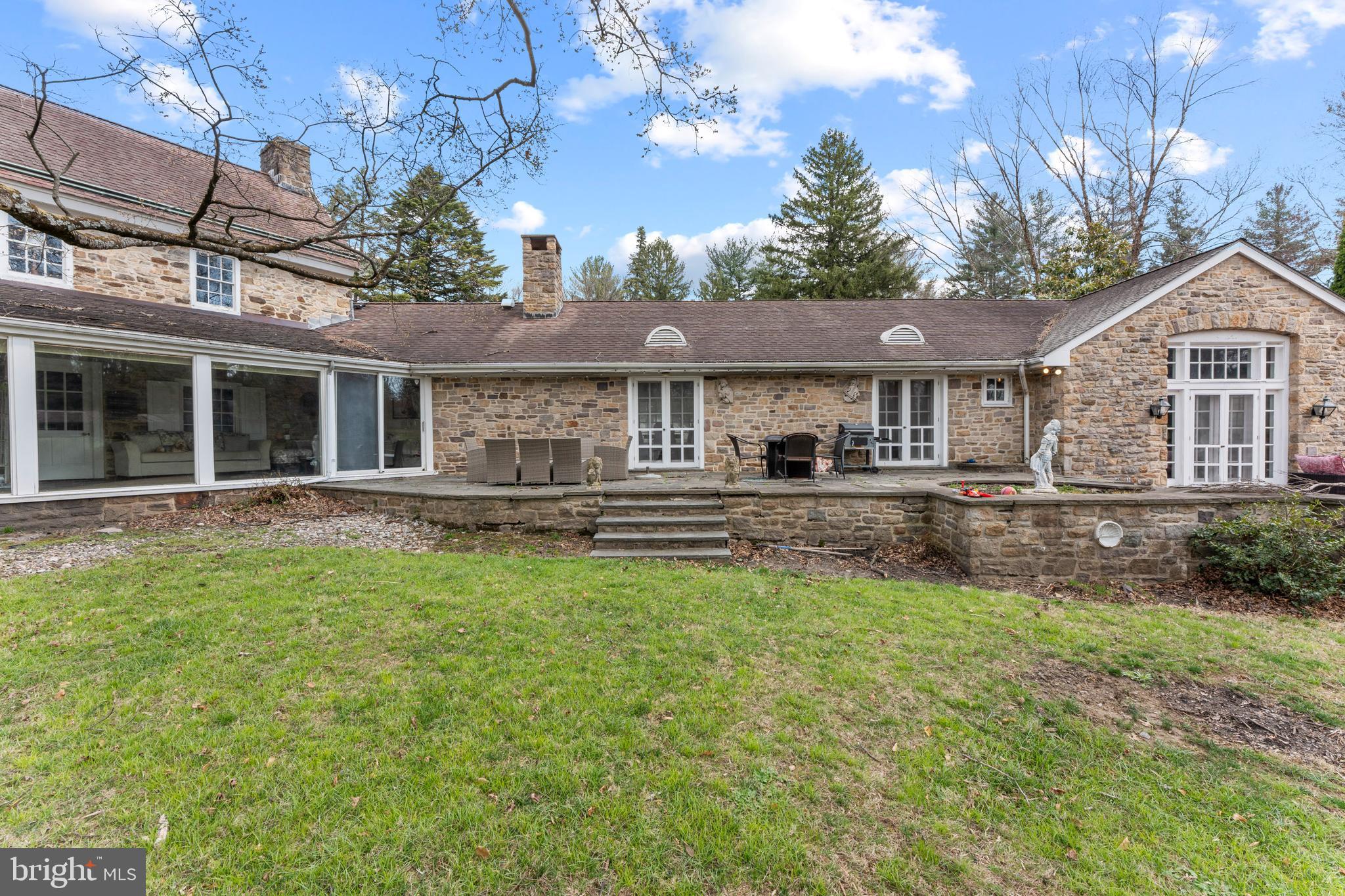 HUNTINGDON VALLEY - Residential