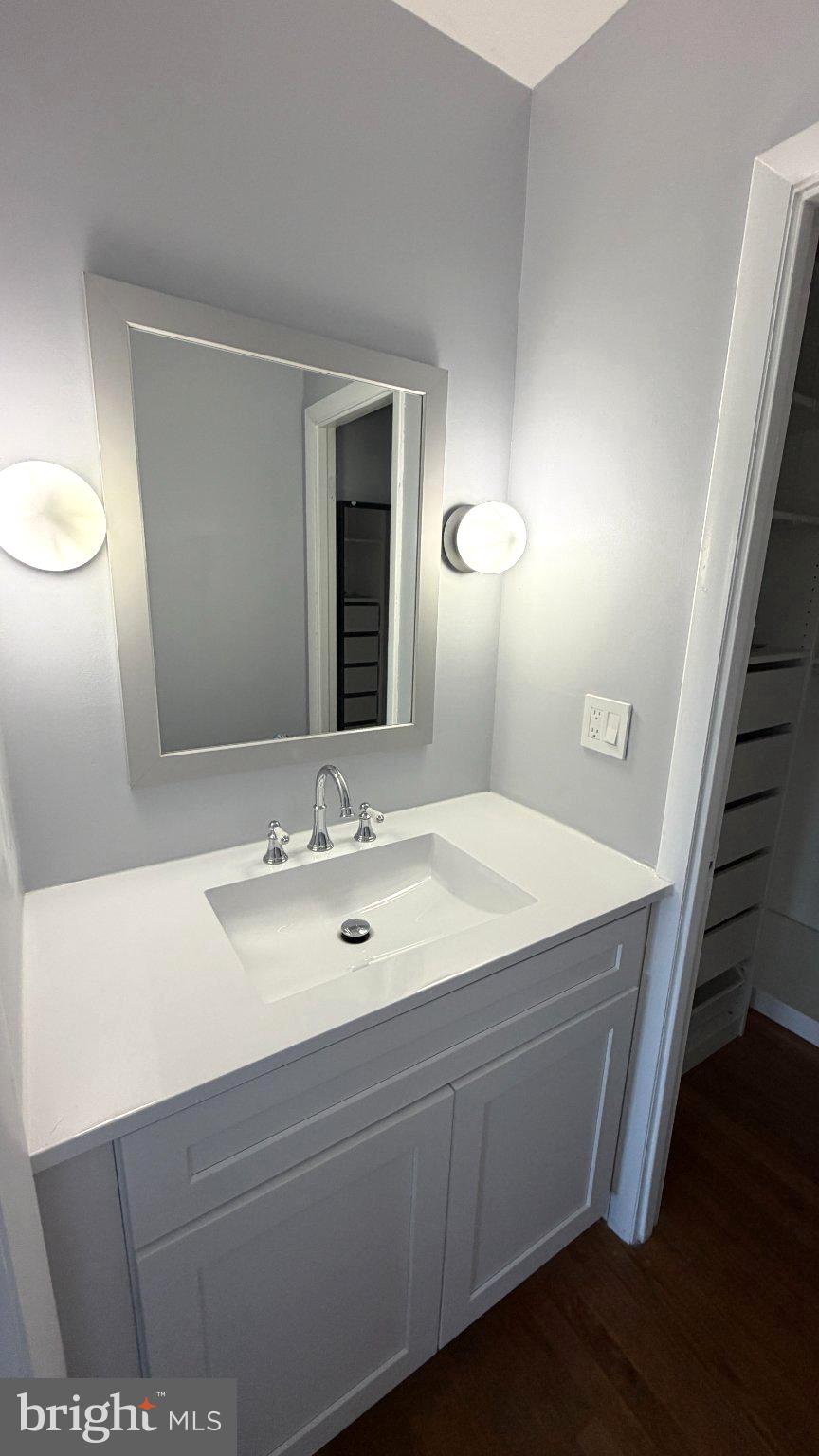 WOODBRIDGE VALLEY - Residential