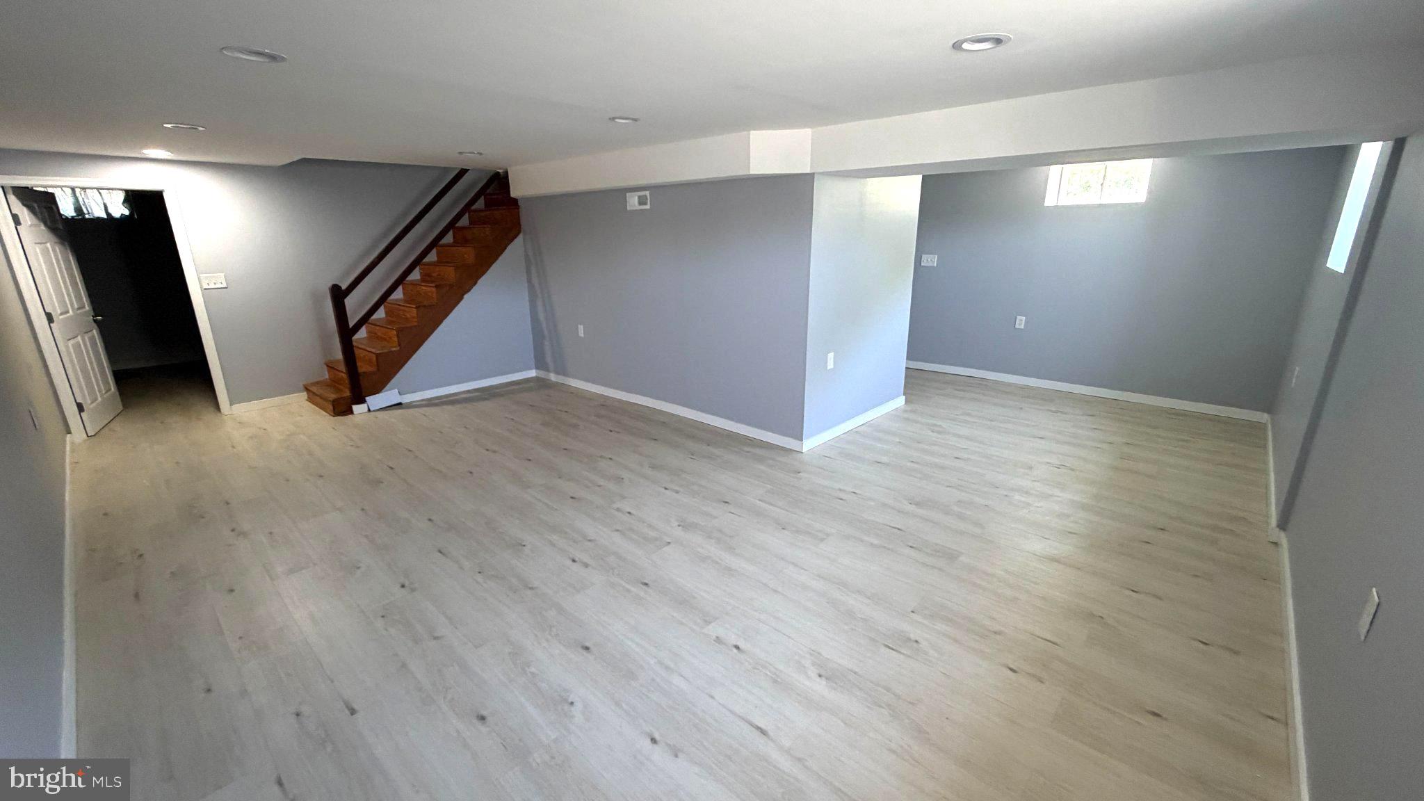 WOODBRIDGE VALLEY - Residential