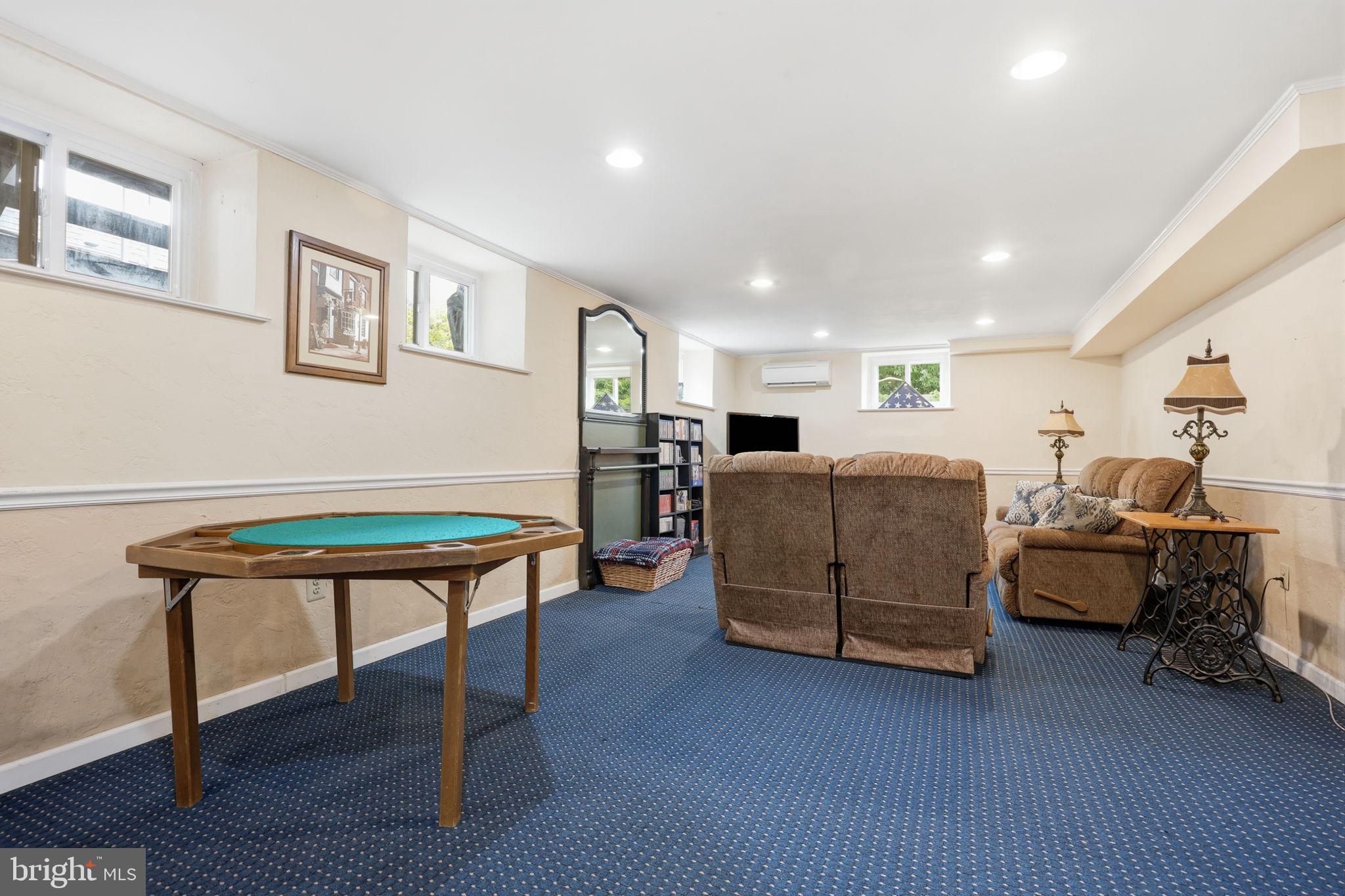 FOX CHASE - Residential