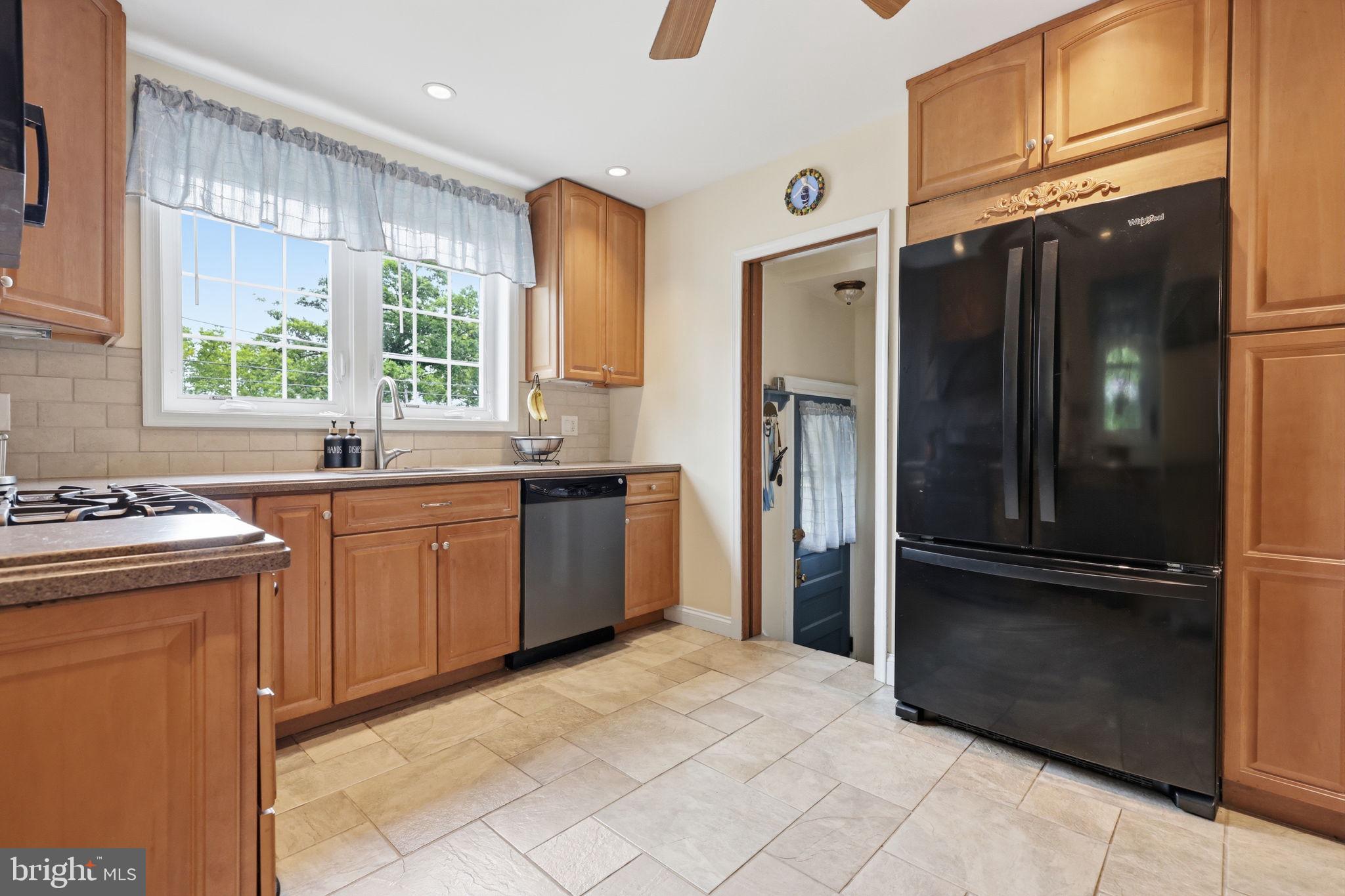 FOX CHASE - Residential