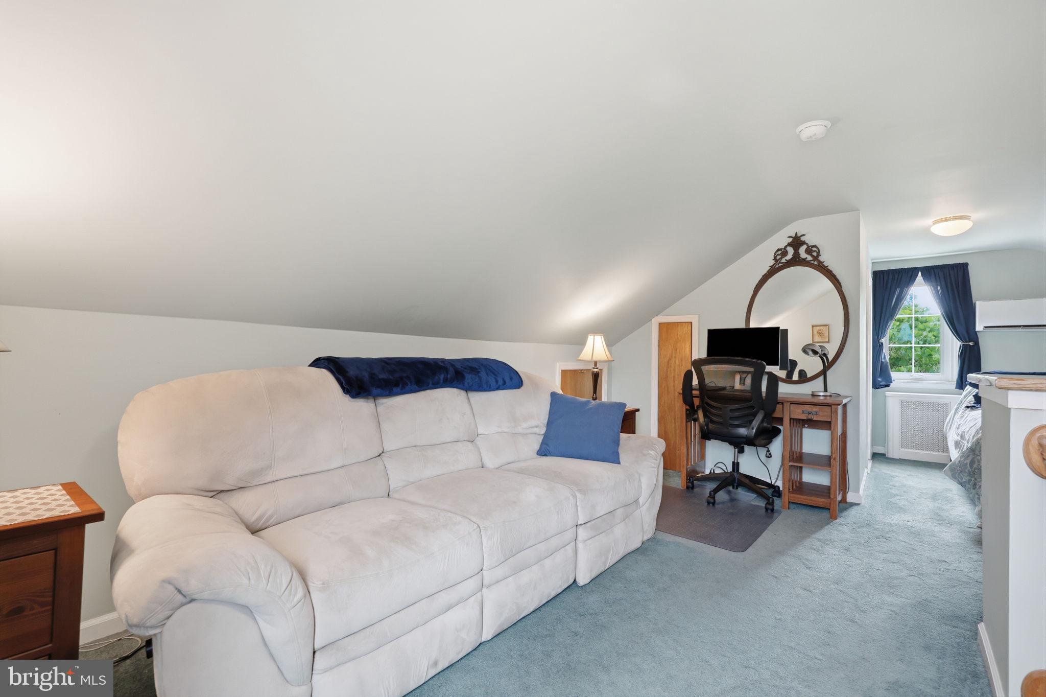 FOX CHASE - Residential