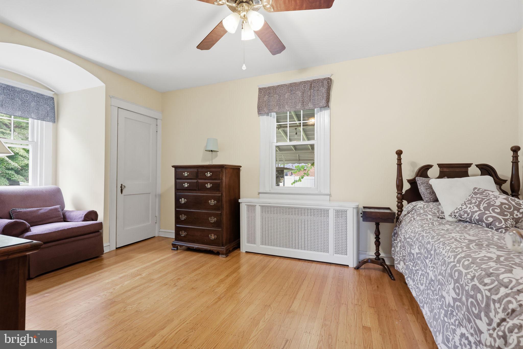 FOX CHASE - Residential