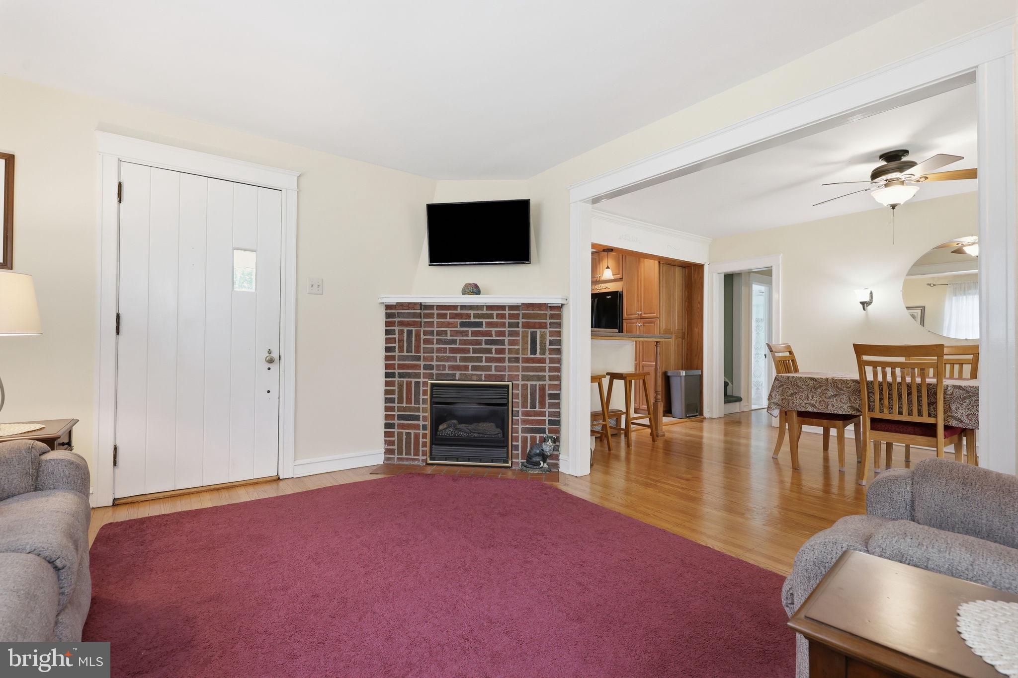 FOX CHASE - Residential
