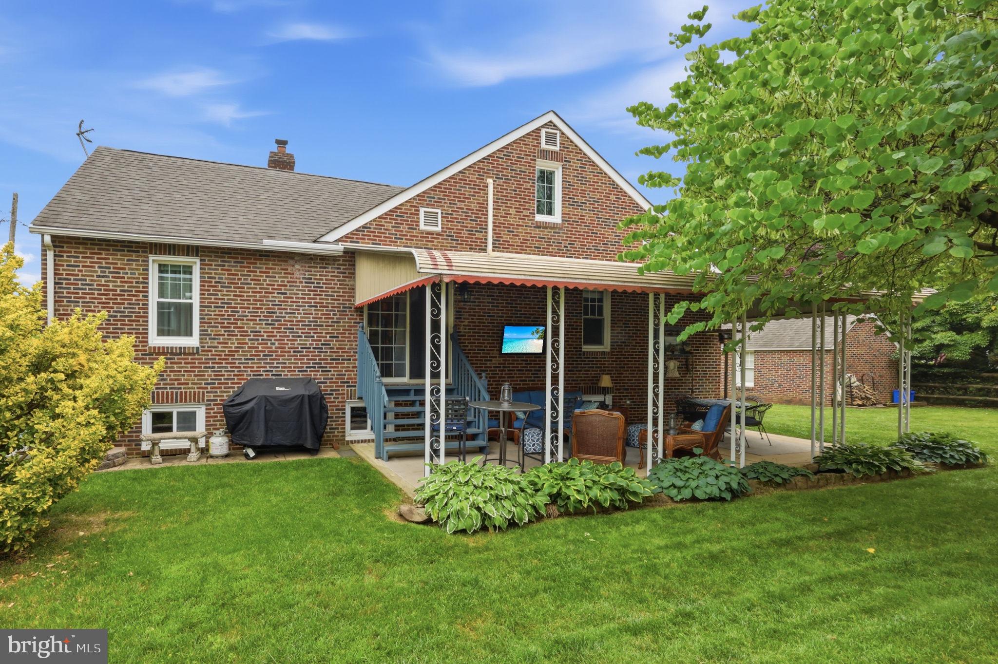 FOX CHASE - Residential
