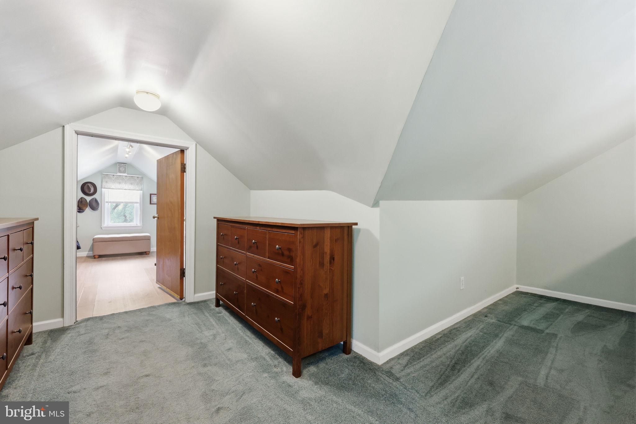 FOX CHASE - Residential