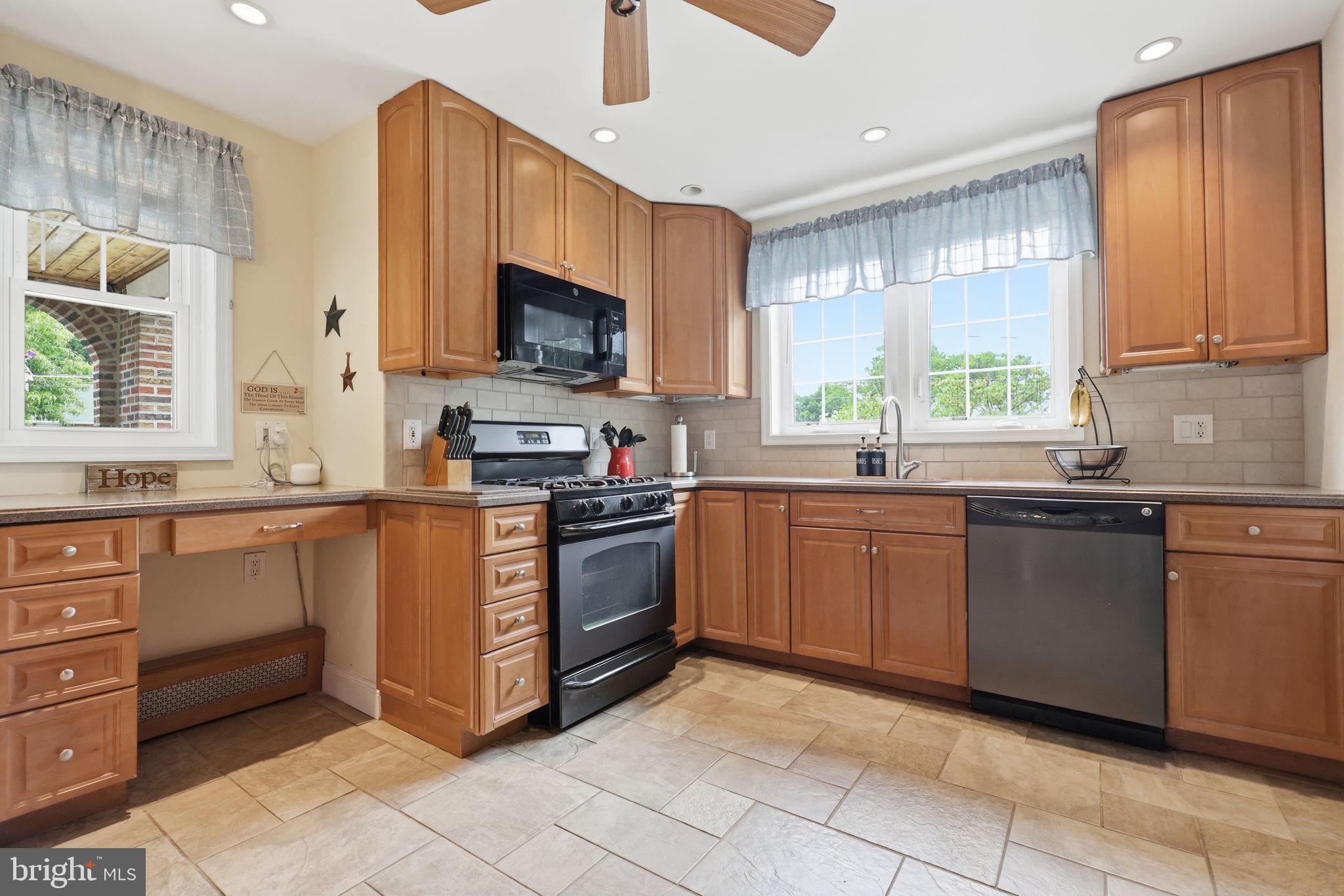 FOX CHASE - Residential