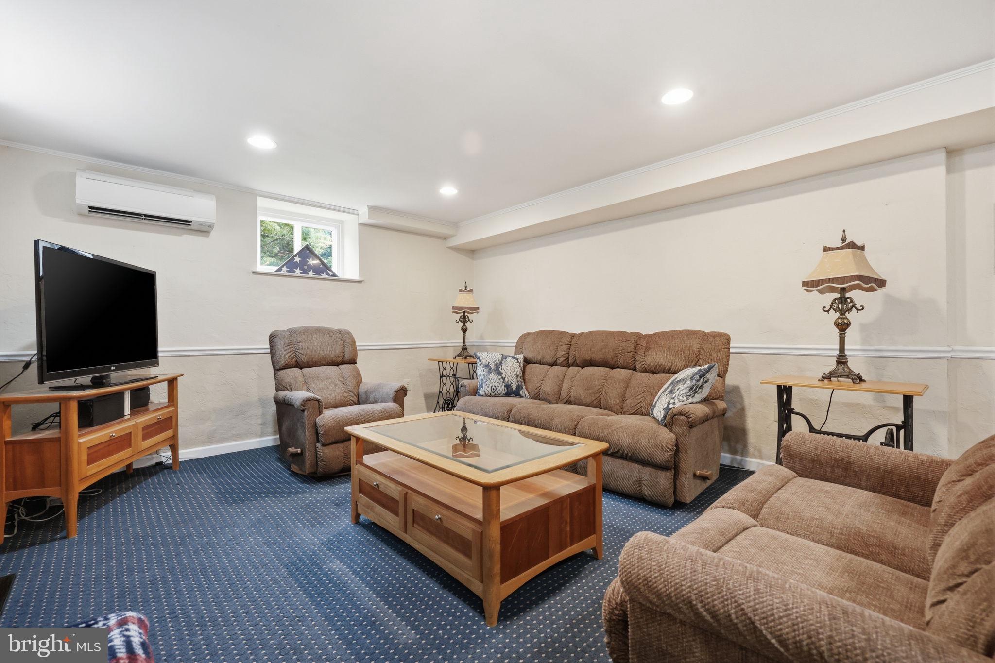 FOX CHASE - Residential