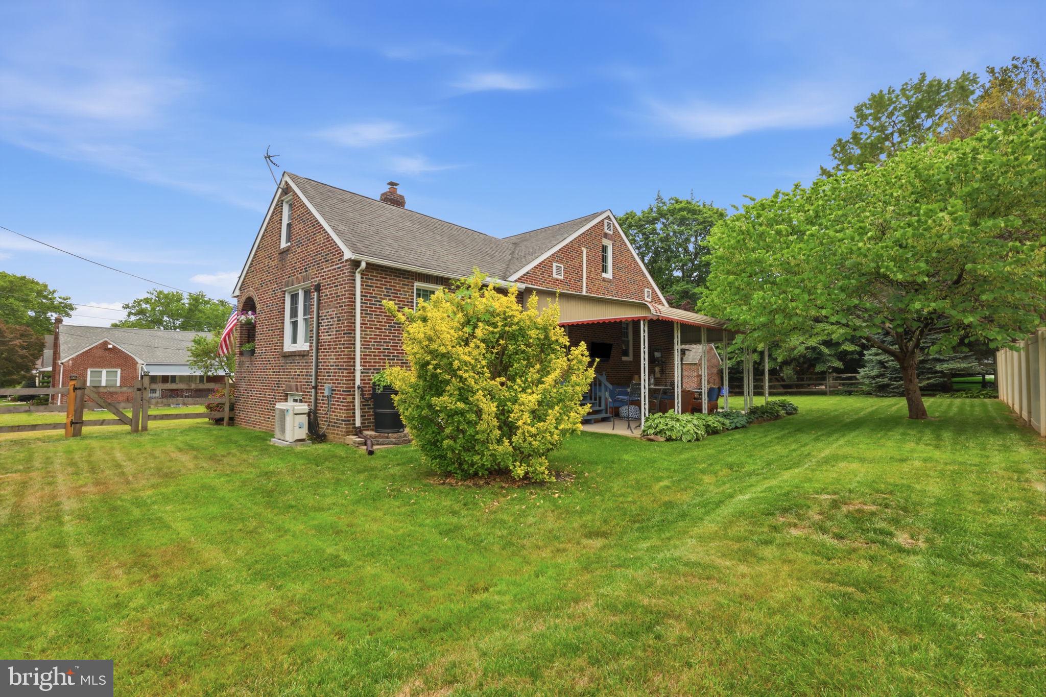 FOX CHASE - Residential
