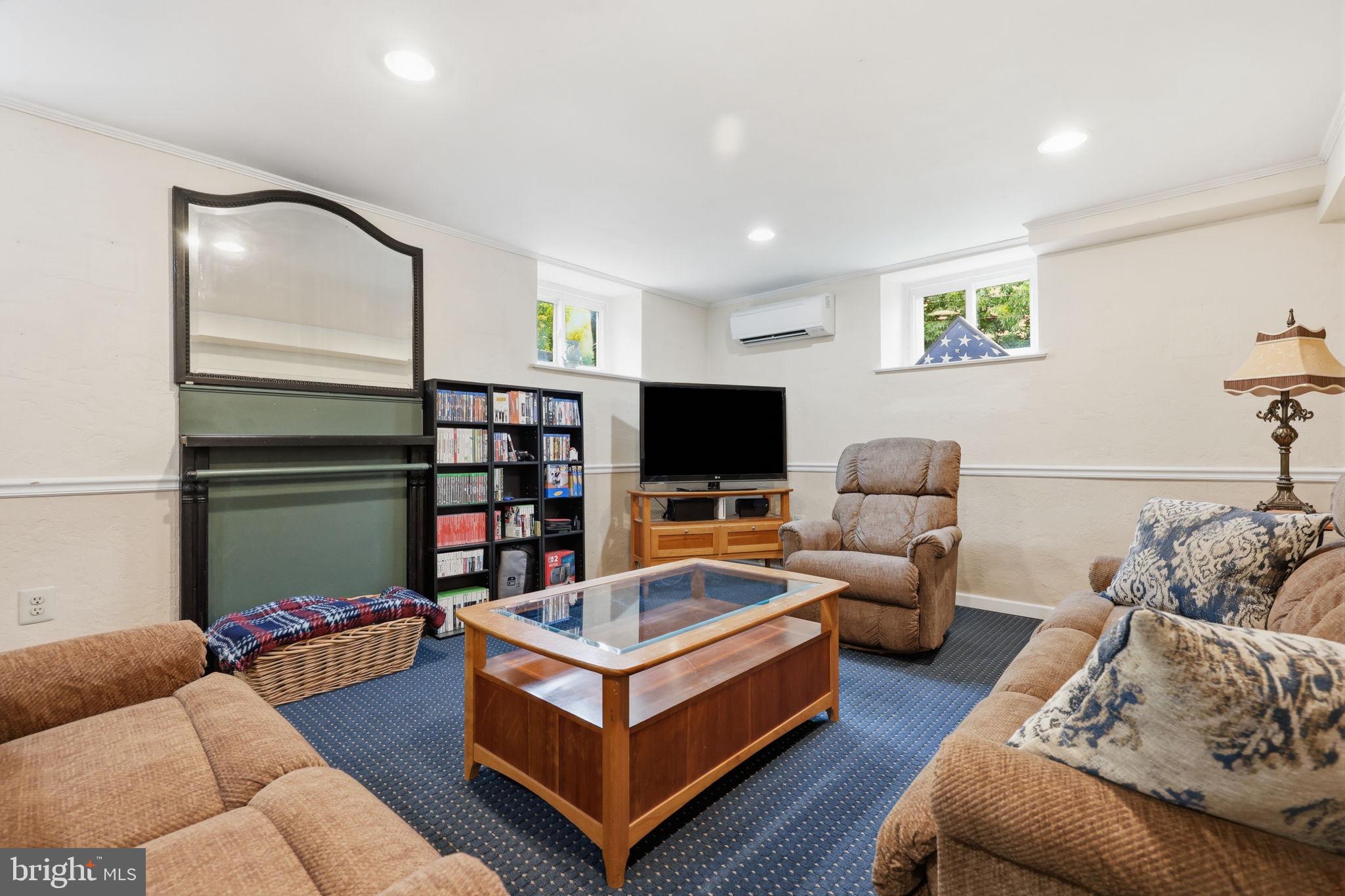 FOX CHASE - Residential