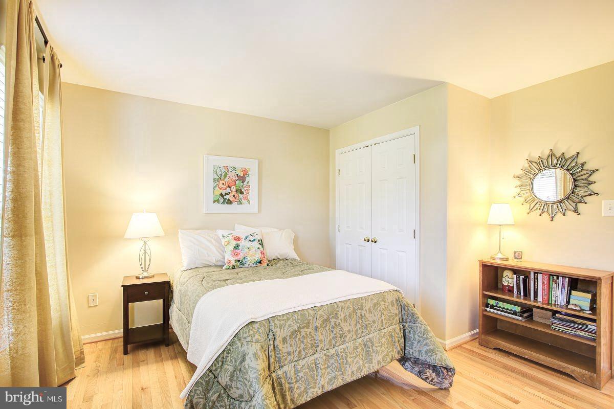 MANOR OAKS - Residential