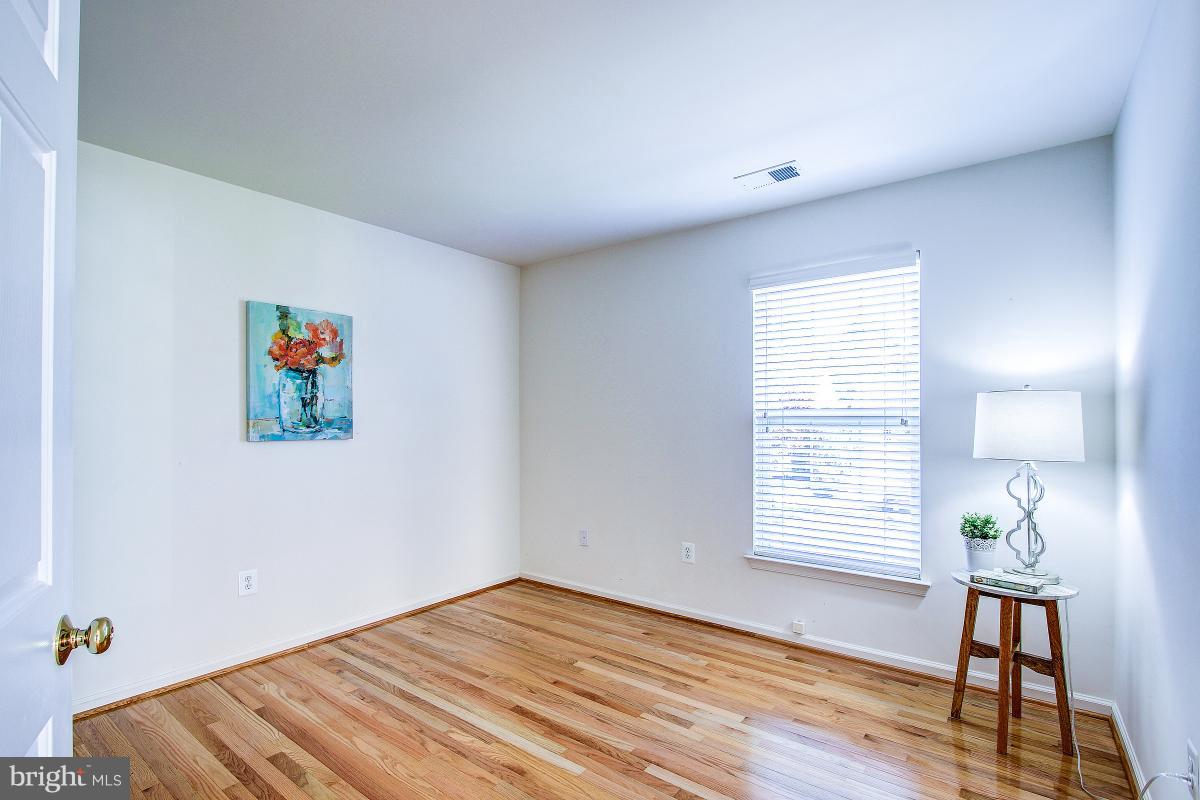MANOR OAKS - Residential