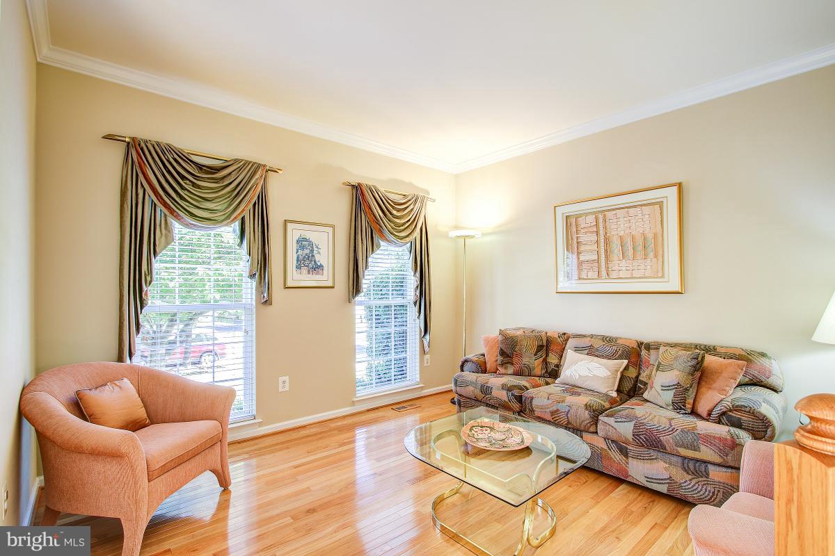 MANOR OAKS - Residential