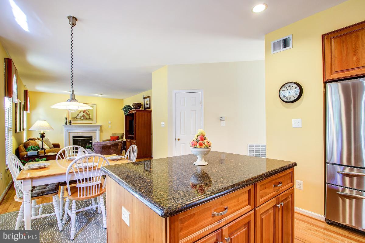 MANOR OAKS - Residential