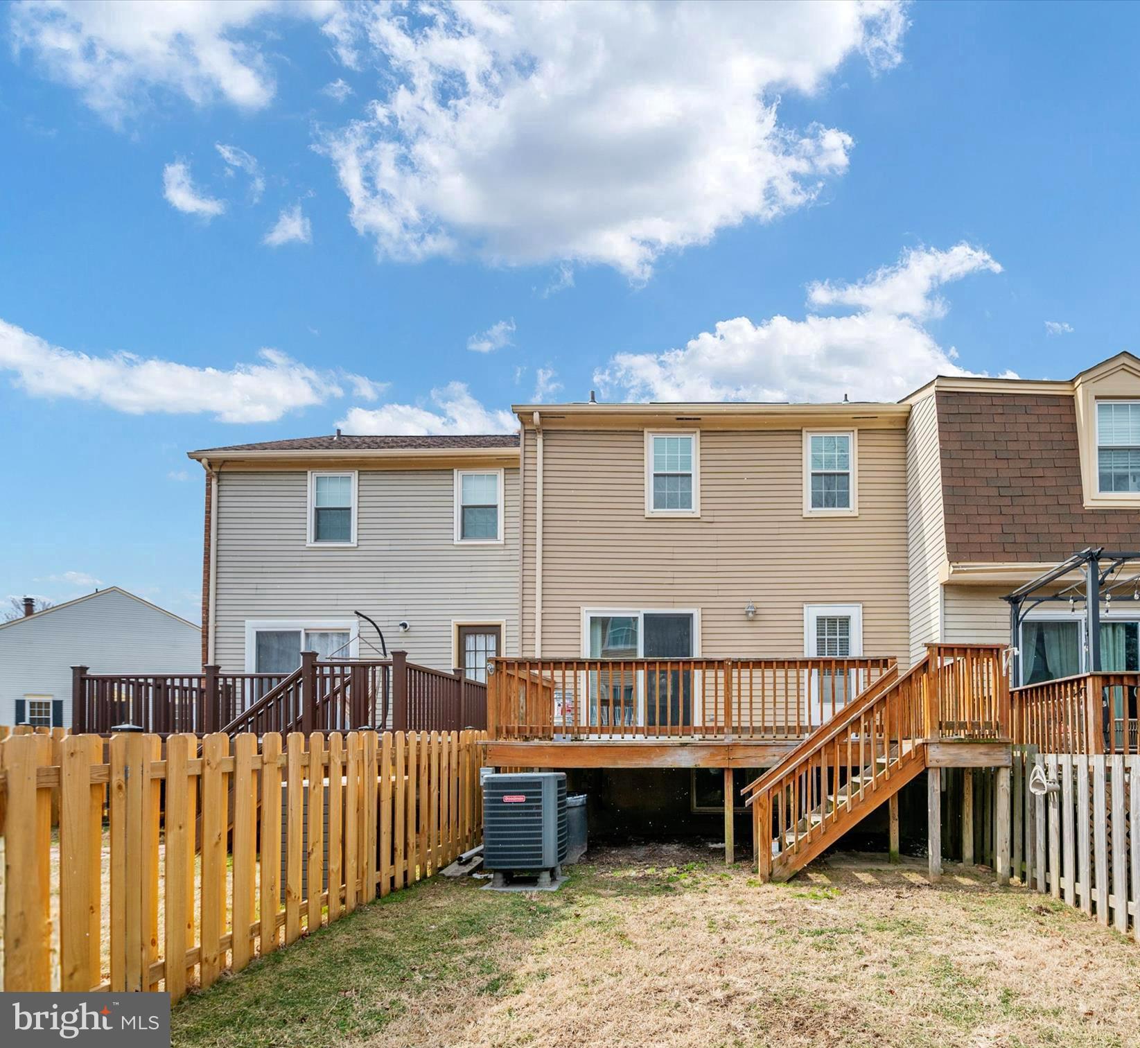 ELIZABETHS LANDING - Residential
