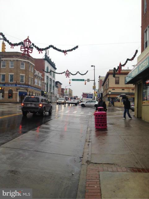 HIGHLANDTOWN - Commercial Lease