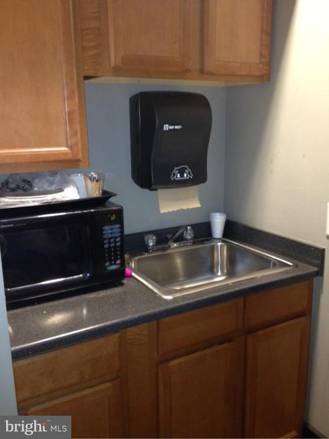 HIGHLANDTOWN - Commercial Lease