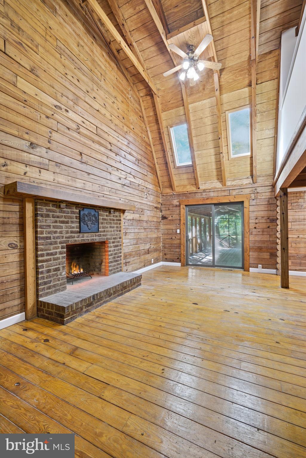 LYN WOODS - Residential