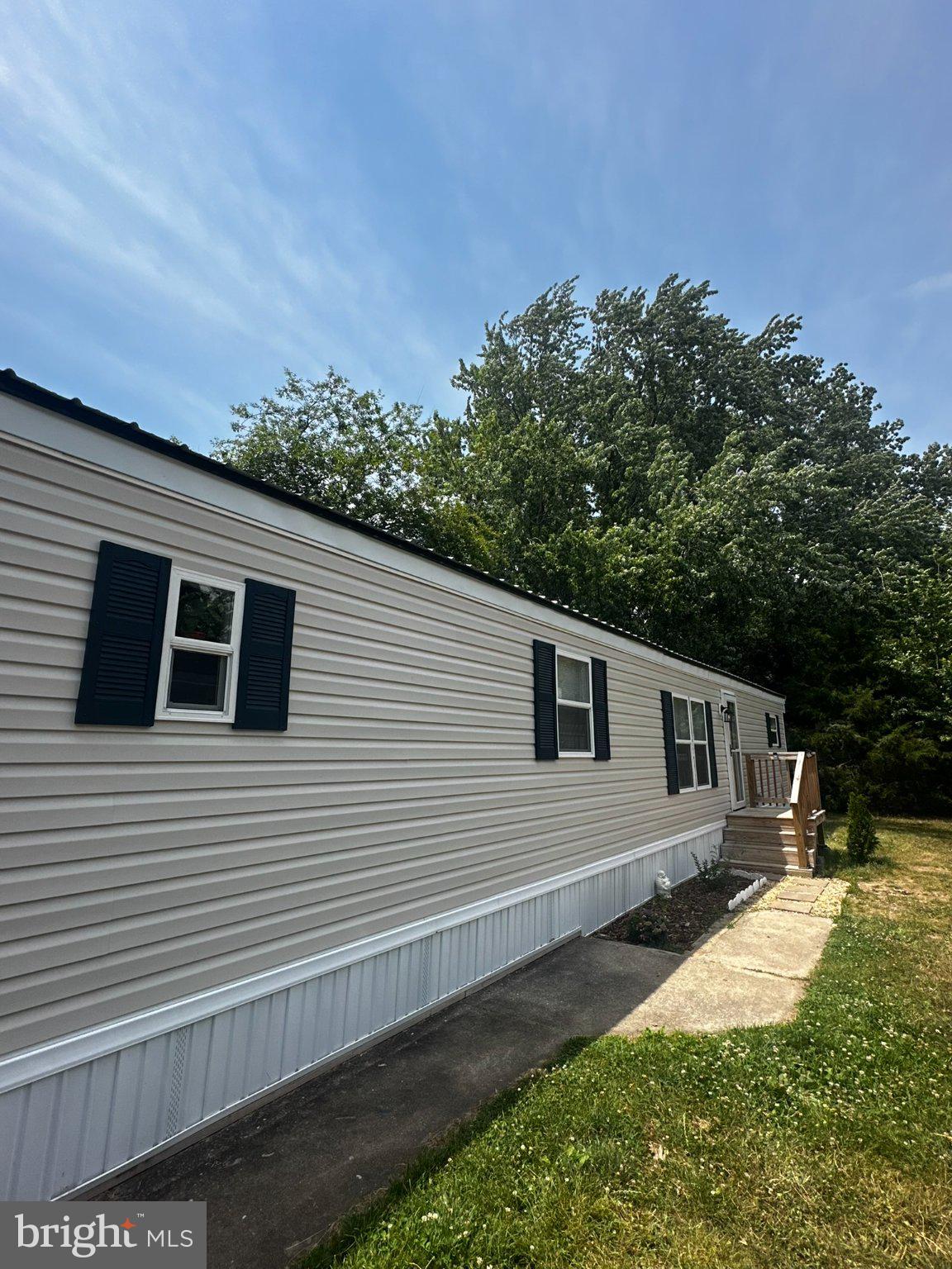 WHISPERING PINE MHP - Residential