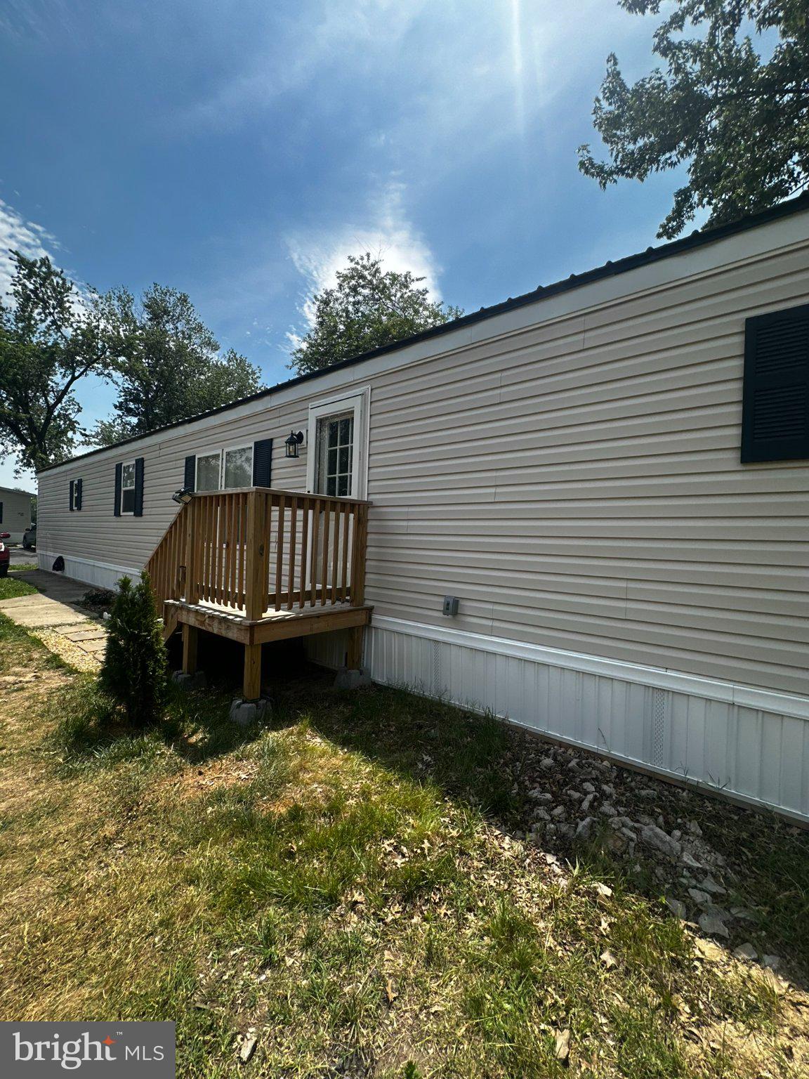 WHISPERING PINE MHP - Residential