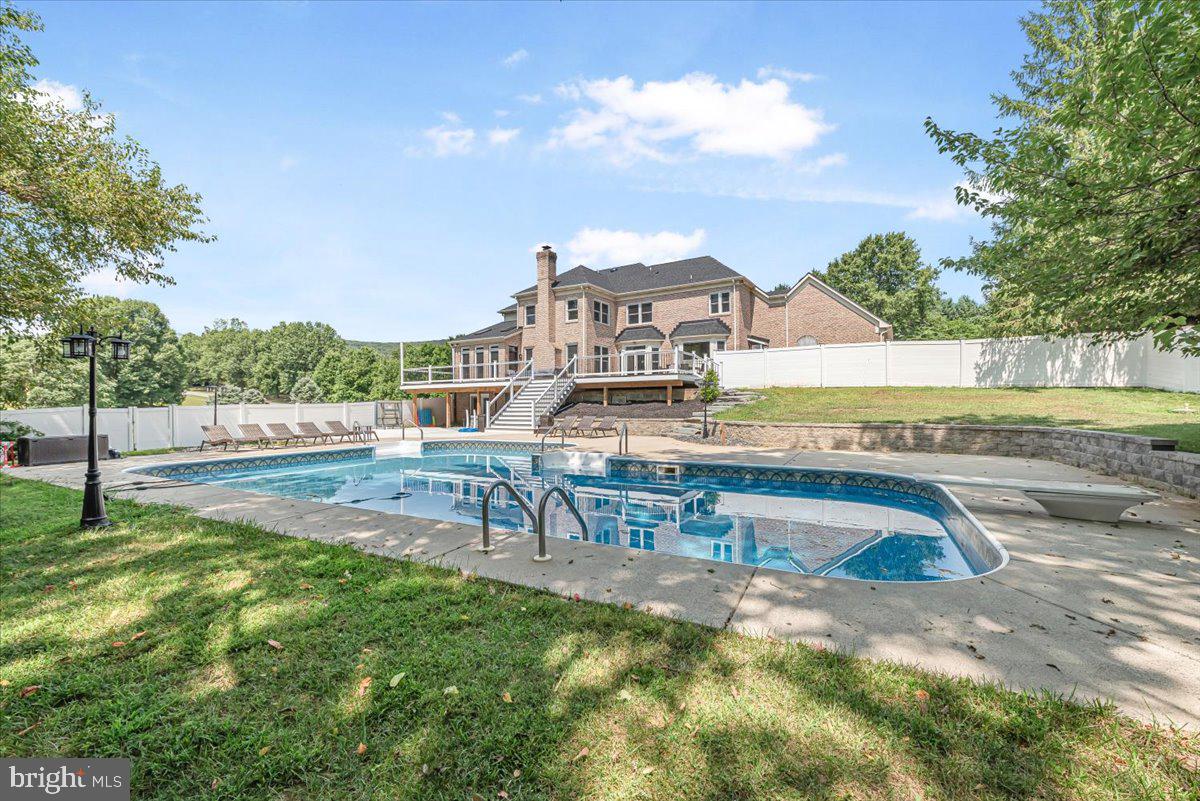 HIGHMEADOWS - Residential