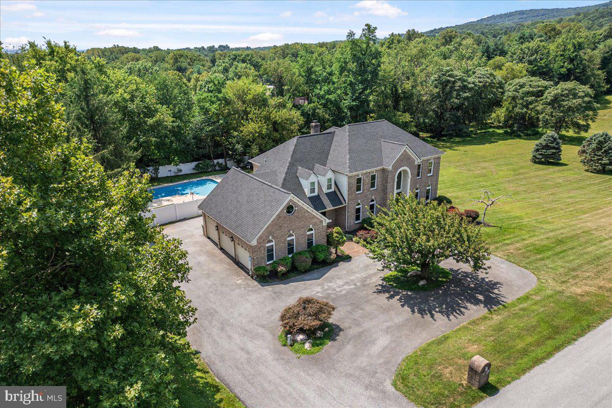 HIGHMEADOWS - Residential