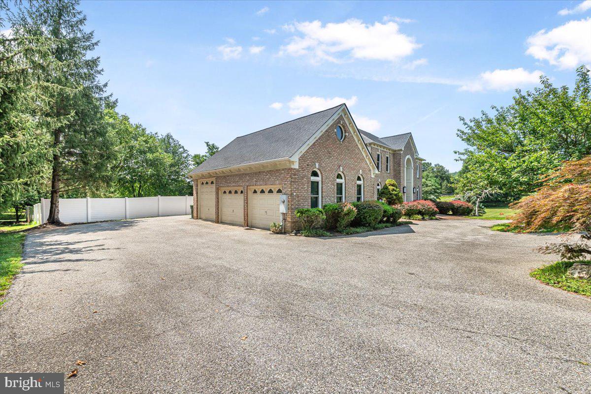 HIGHMEADOWS - Residential