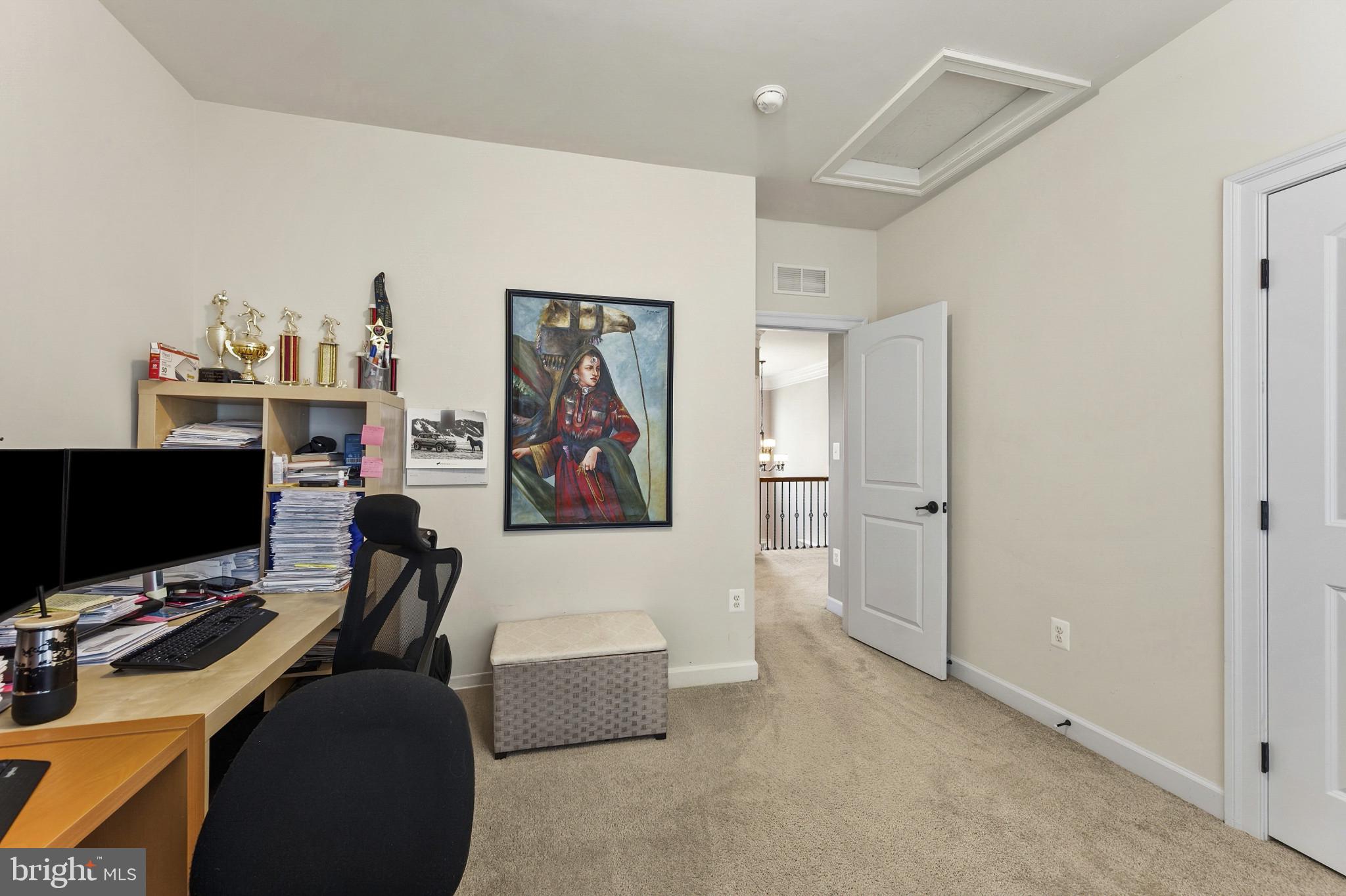 DAWSON'S CORNER - Residential