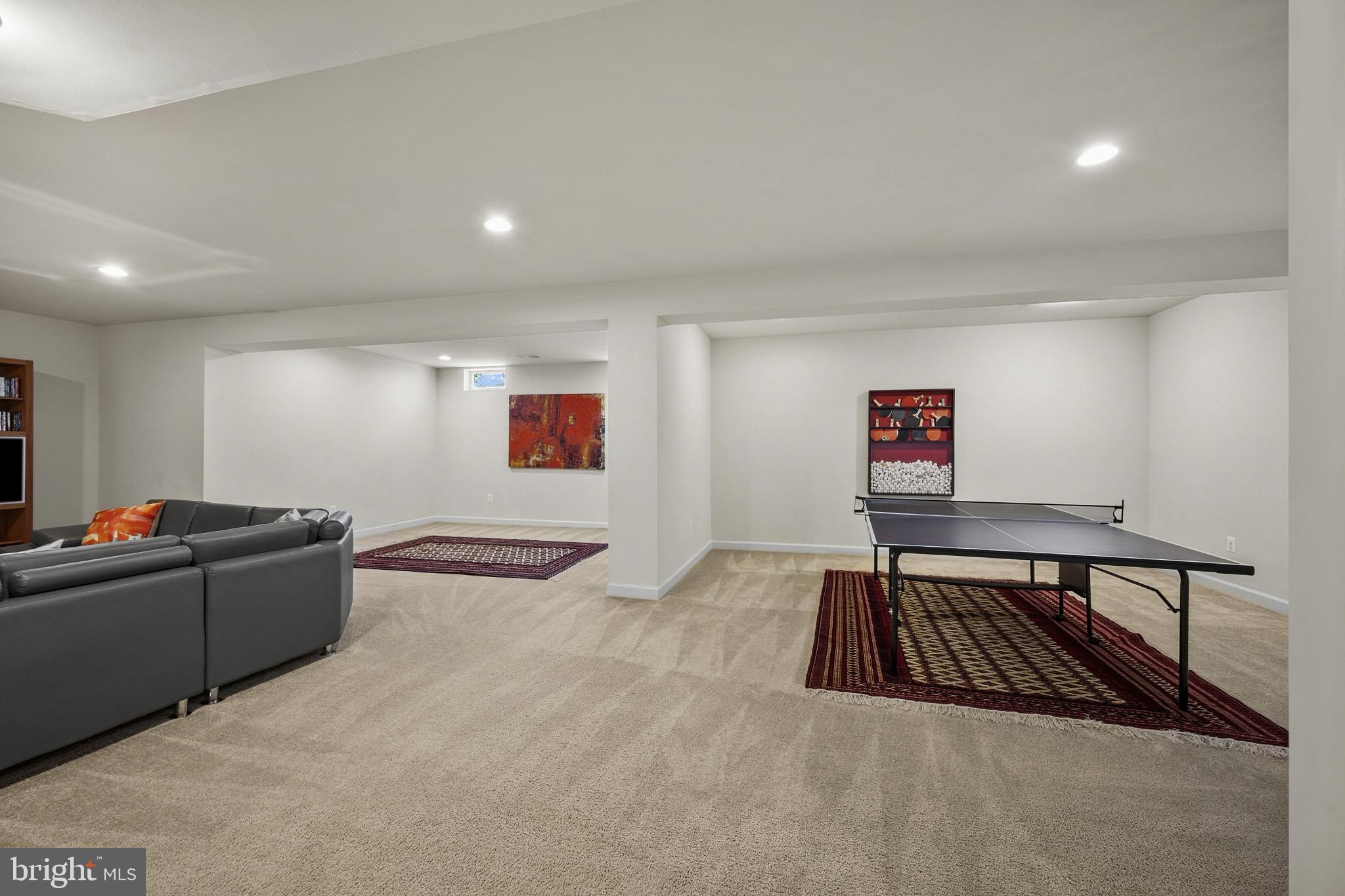 DAWSON'S CORNER - Residential