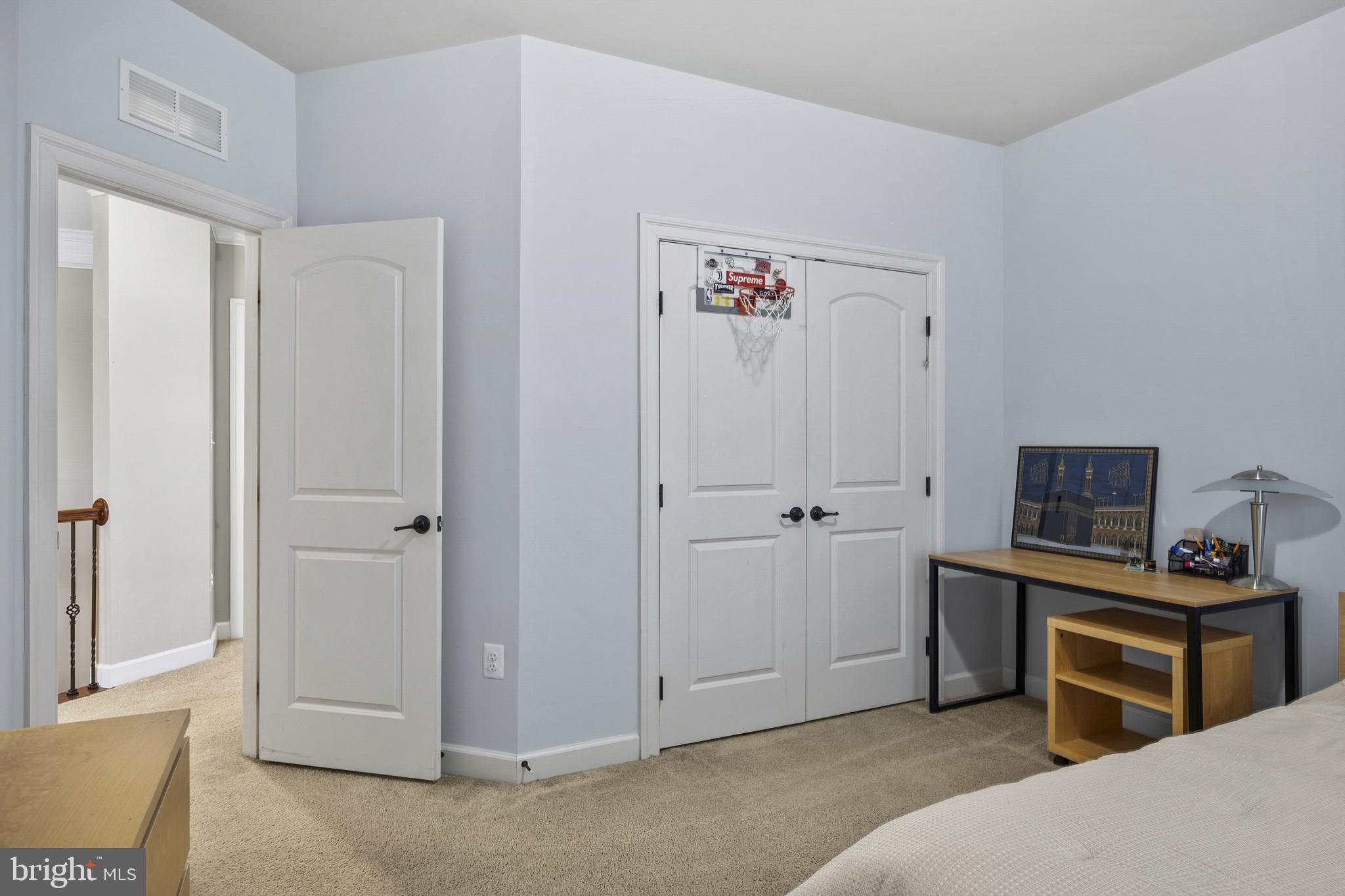 DAWSON'S CORNER - Residential