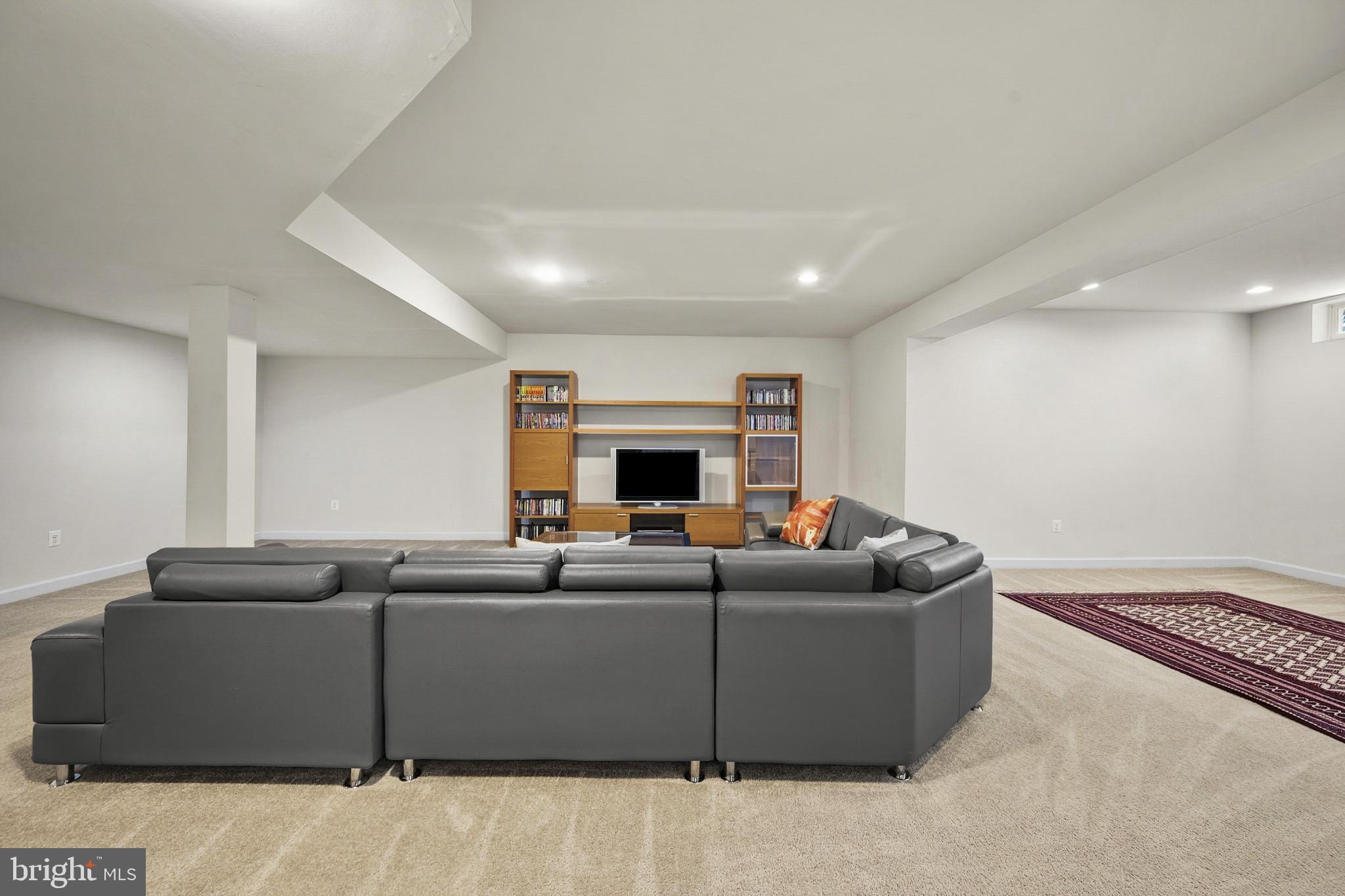 DAWSON'S CORNER - Residential