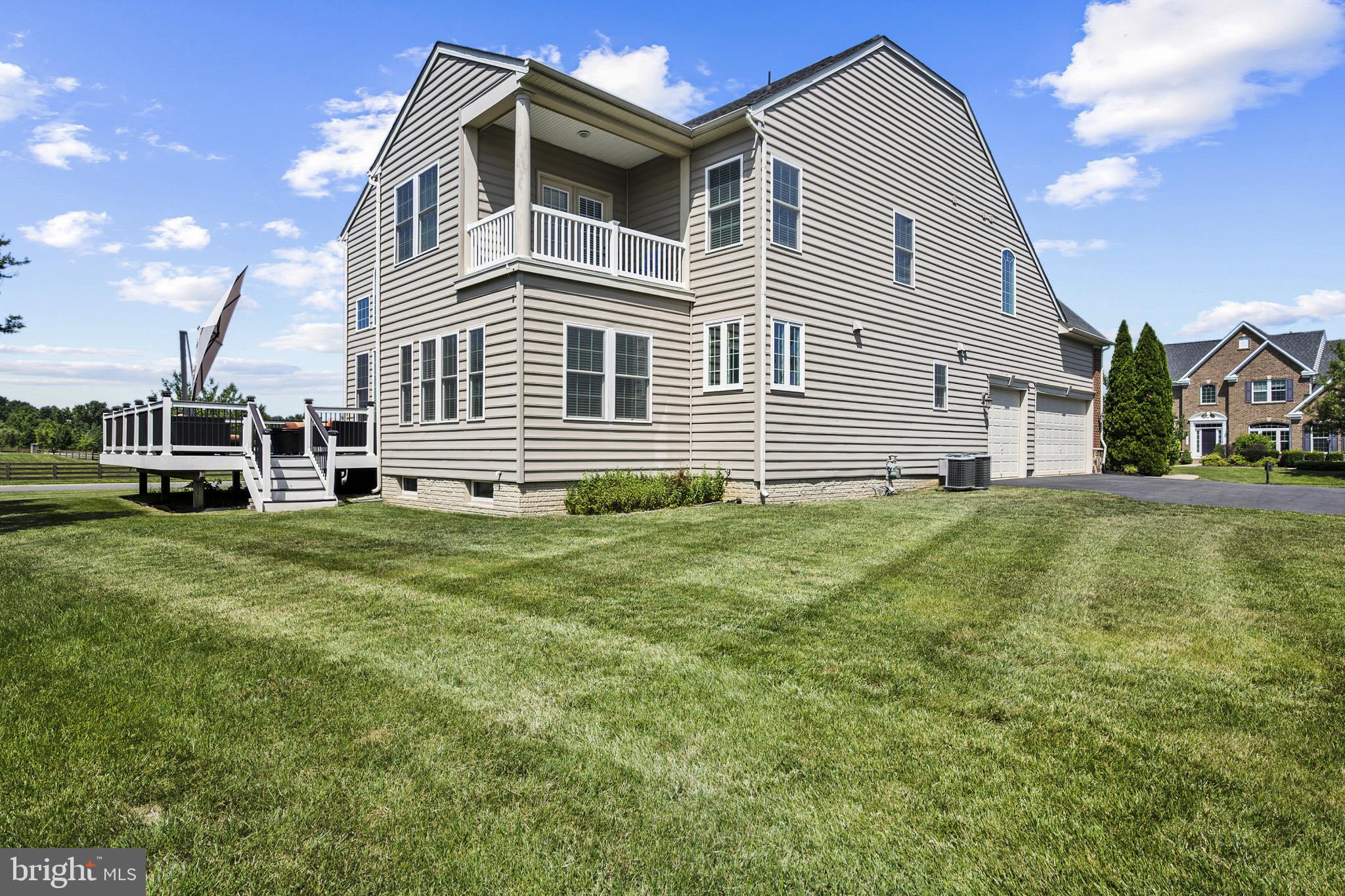 DAWSON'S CORNER - Residential
