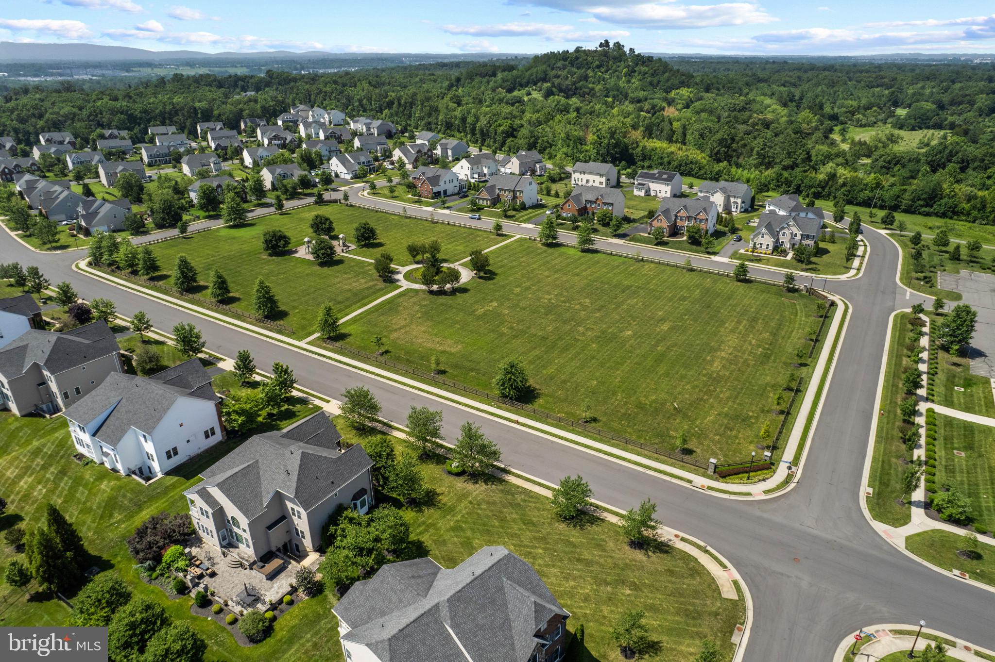 DAWSON'S CORNER - Residential