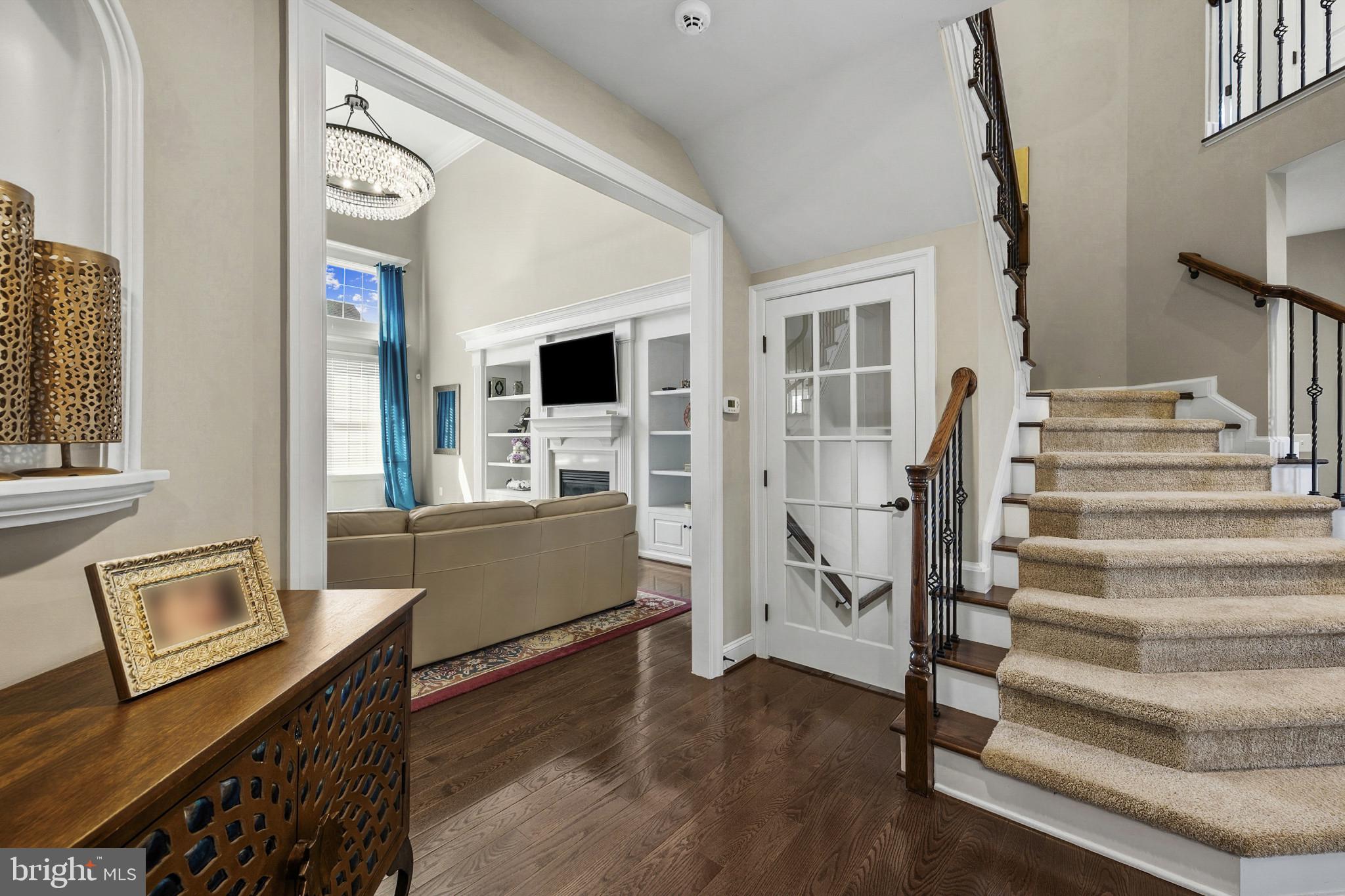 DAWSON'S CORNER - Residential