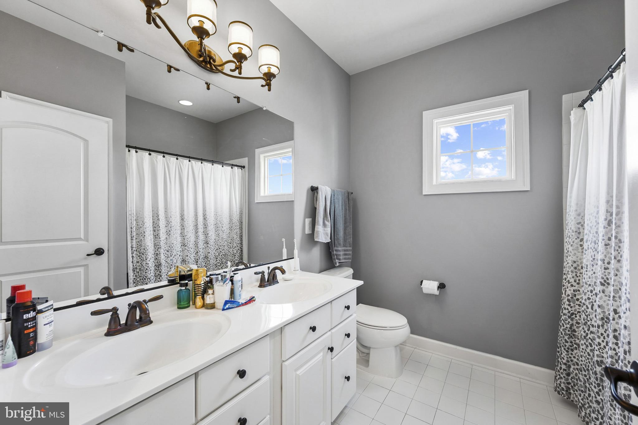 DAWSON'S CORNER - Residential