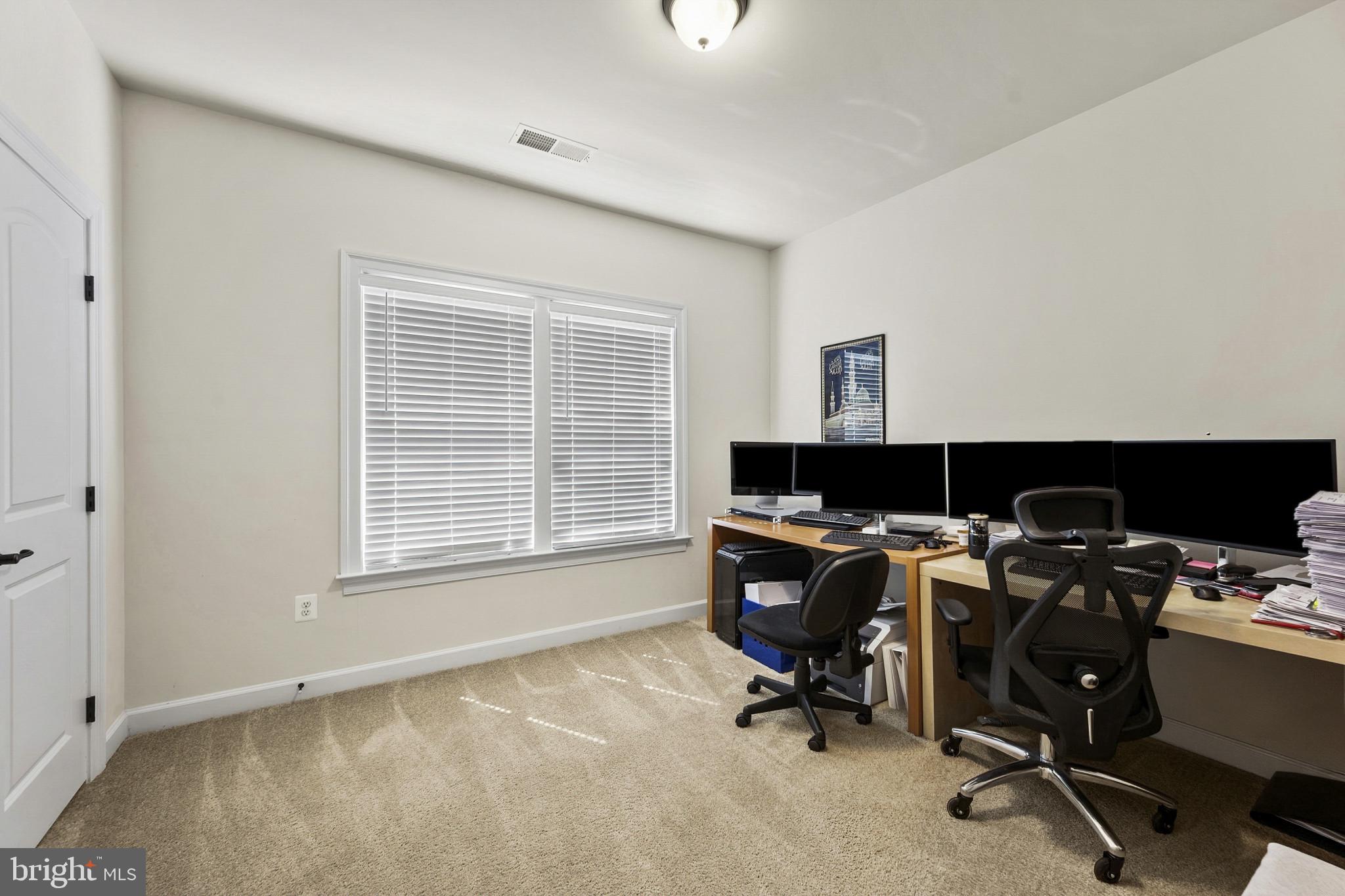 DAWSON'S CORNER - Residential